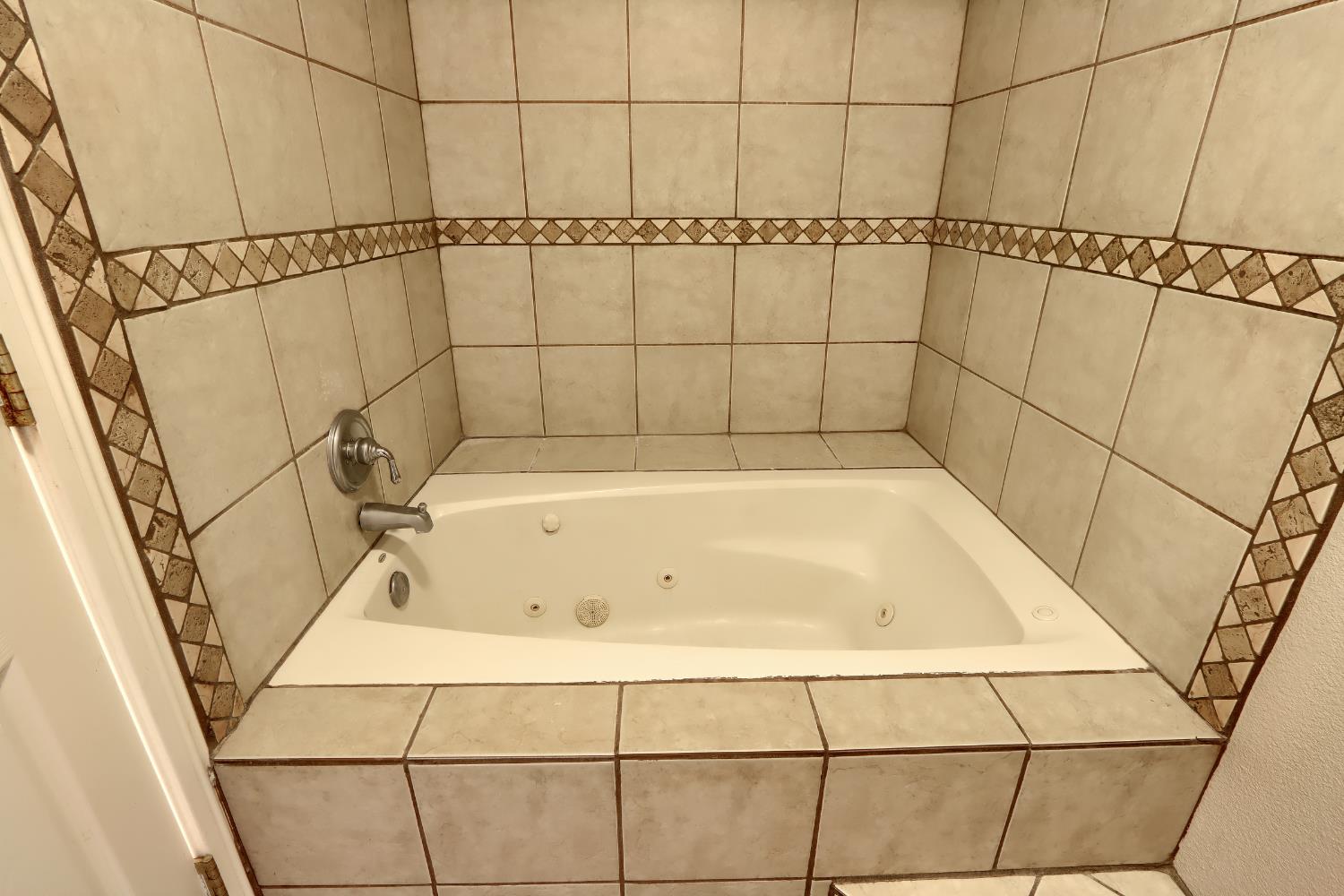 4421 Scrubby Oak Dr, Mariposa, CA 95338