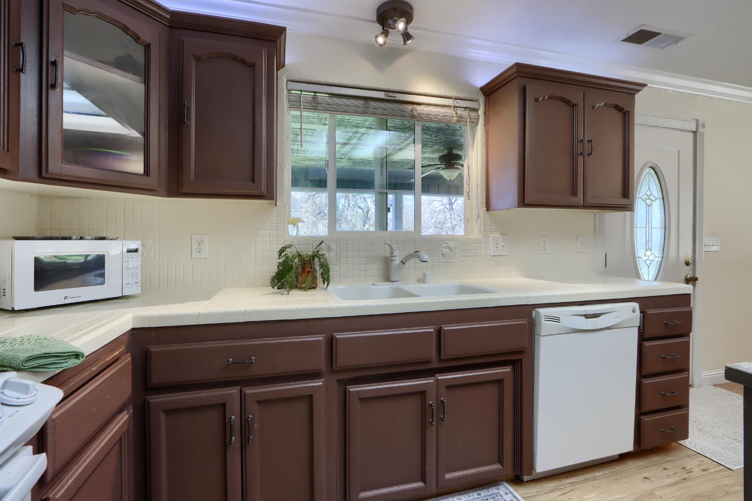 4421 Scrubby Oak Dr, Mariposa, CA 95338