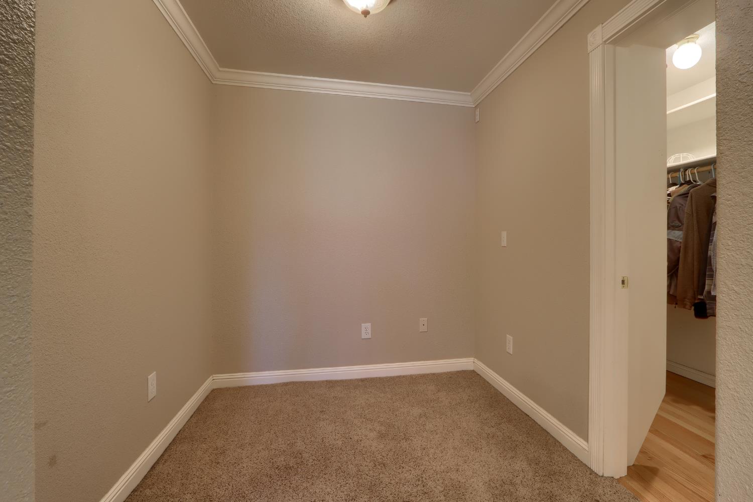 4421 Scrubby Oak Dr, Mariposa, CA 95338