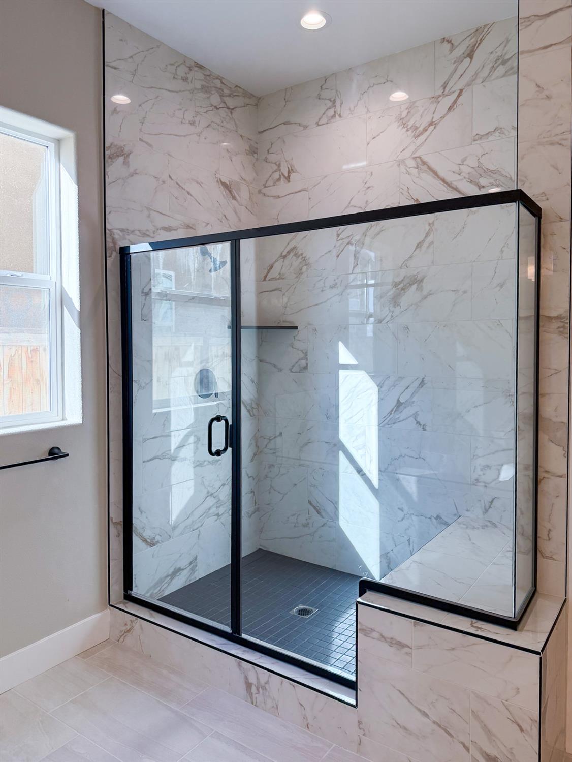 951 Beaver Pond Loop, Madera, CA 93636