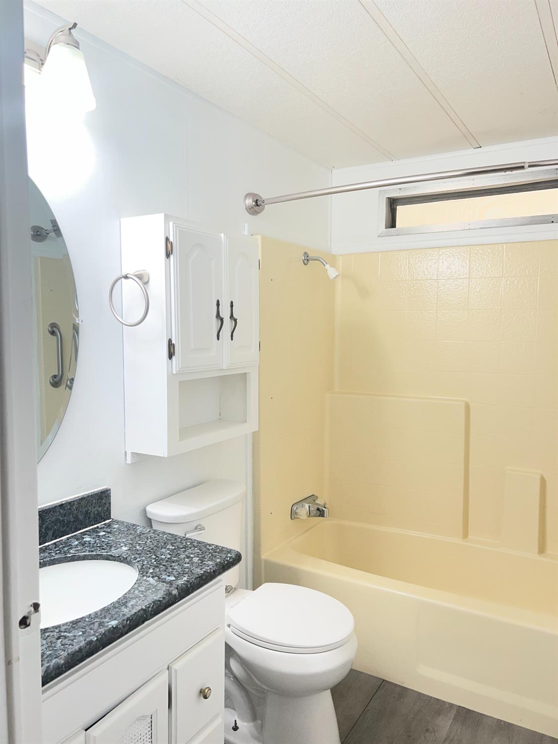 371 Bethel Ave #102, Sanger, CA 93657