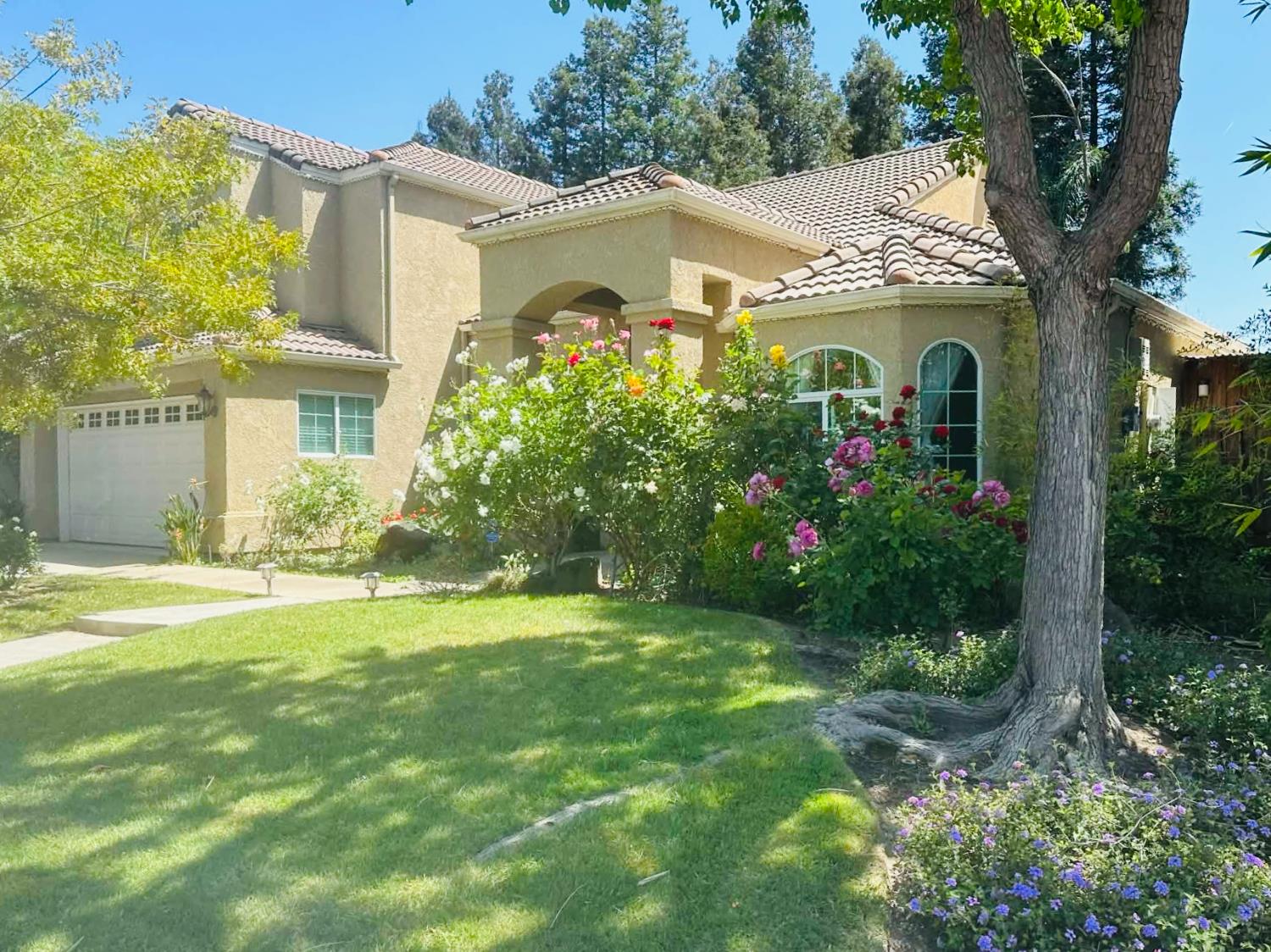 1555 E Emerald Ave, Fresno, CA 93720