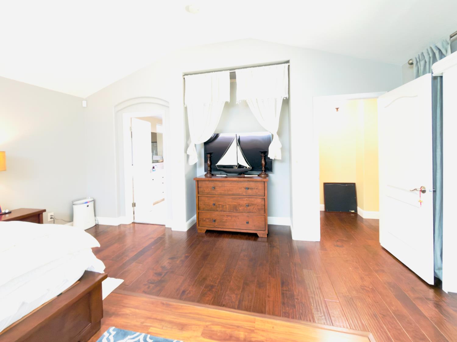 1555 E Emerald Ave, Fresno, CA 93720