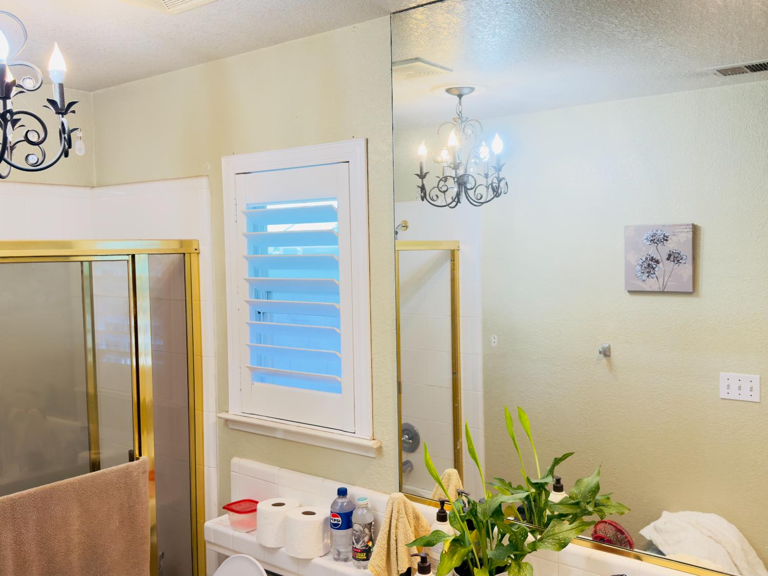 1555 E Emerald Ave, Fresno, CA 93720