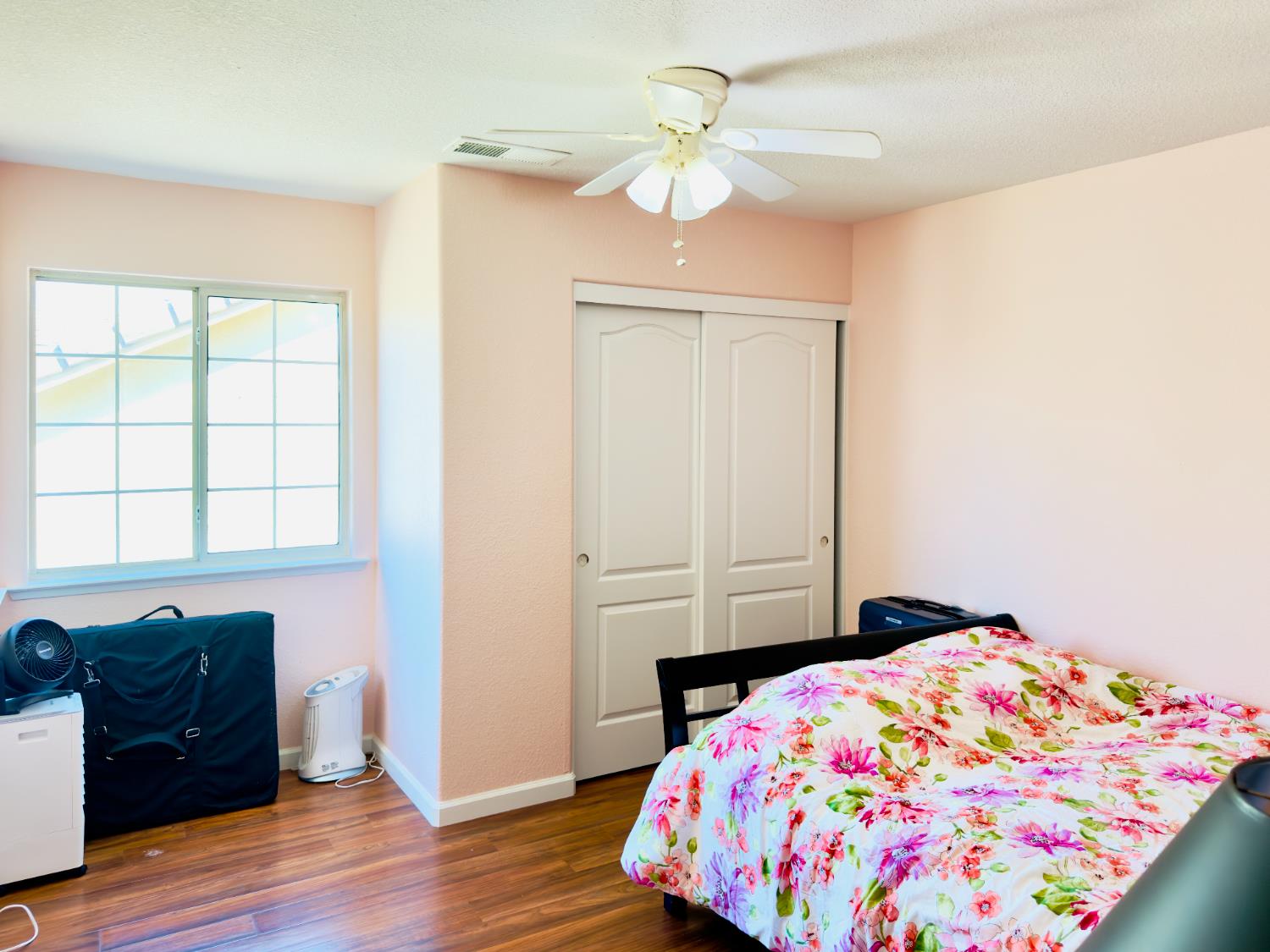 1555 E Emerald Ave, Fresno, CA 93720