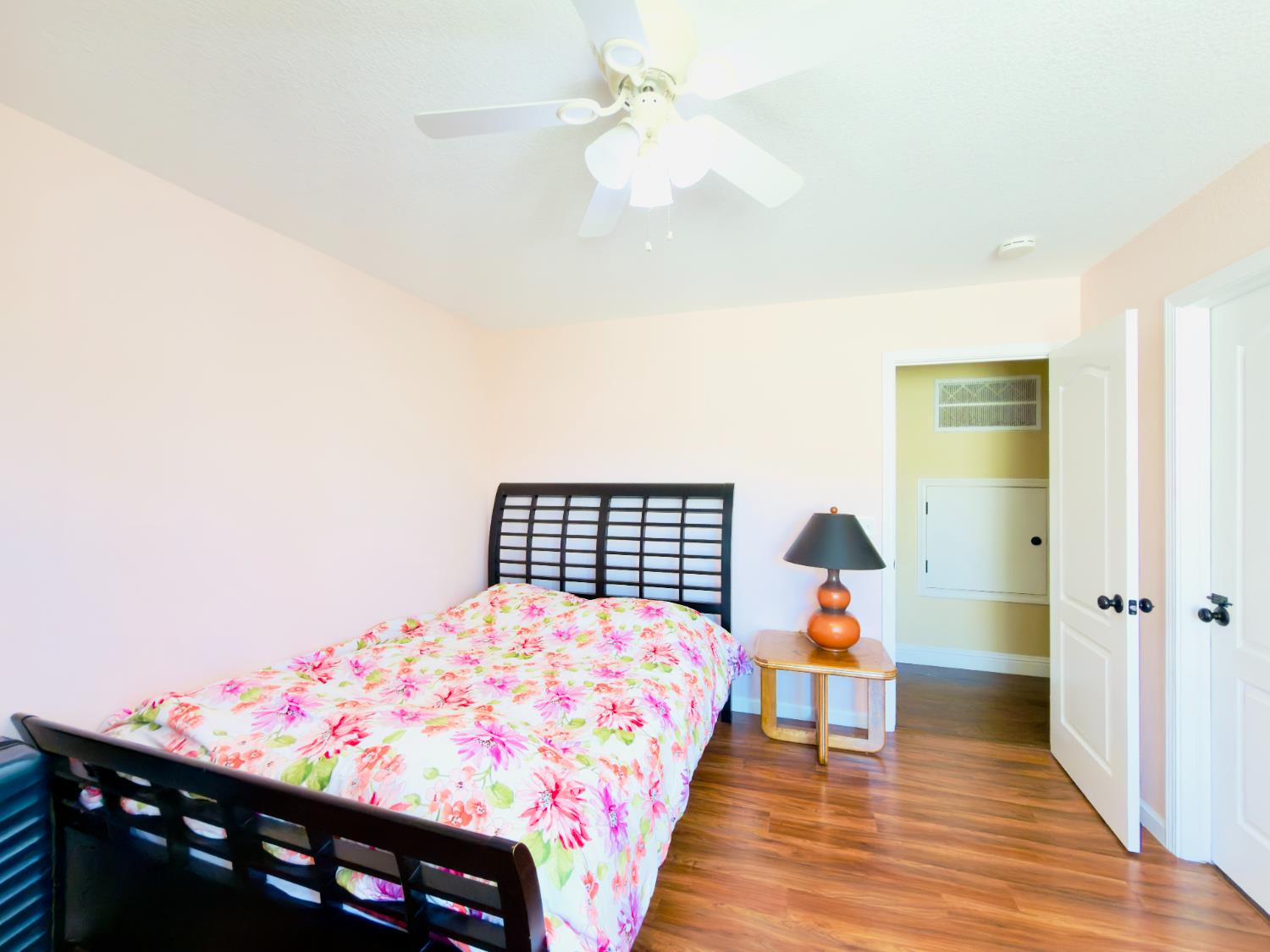 1555 E Emerald Ave, Fresno, CA 93720