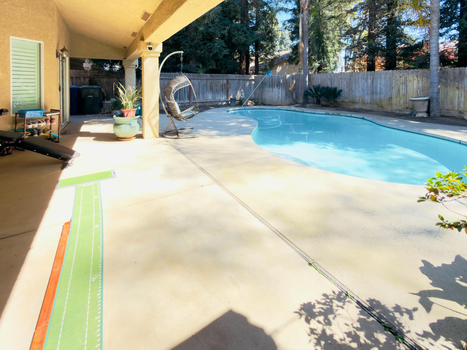 1555 E Emerald Ave, Fresno, CA 93720