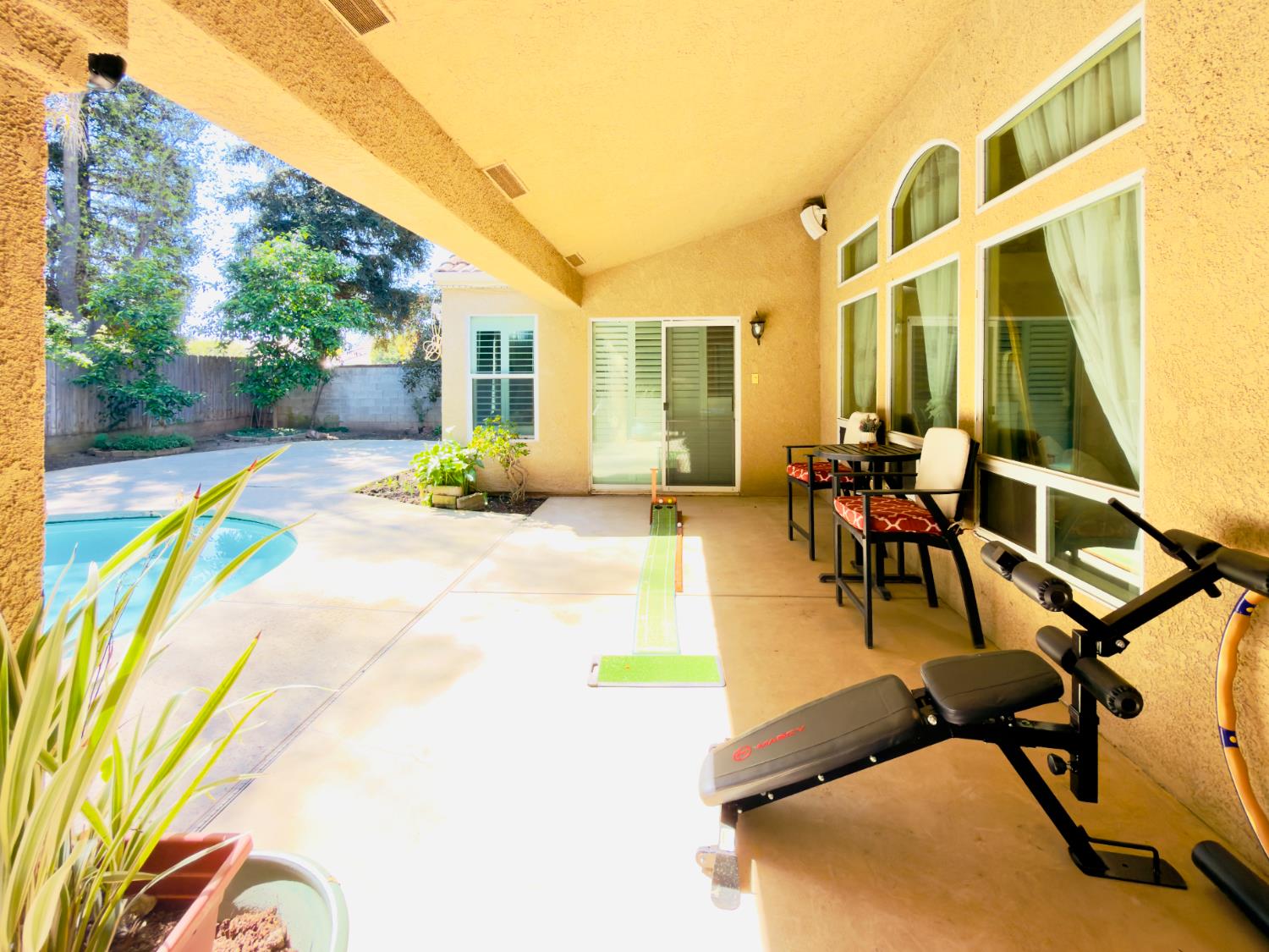 1555 E Emerald Ave, Fresno, CA 93720