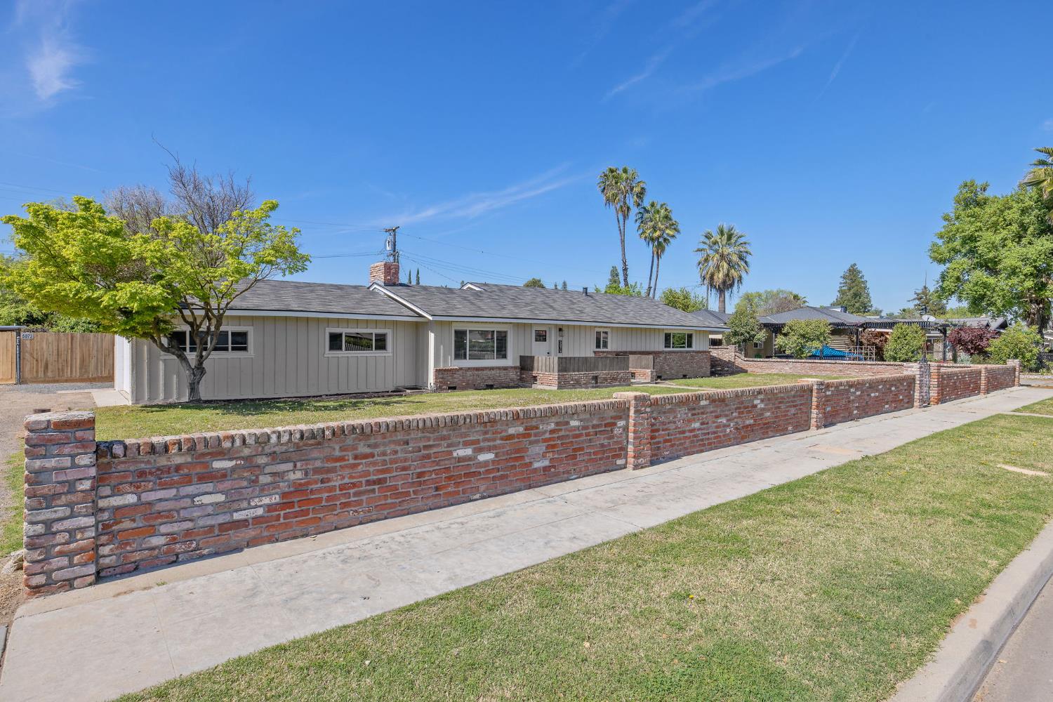 5075 N College Ave, Fresno, CA 93704