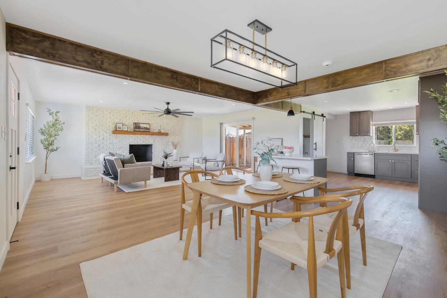 5075 N College Ave, Fresno, CA 93704