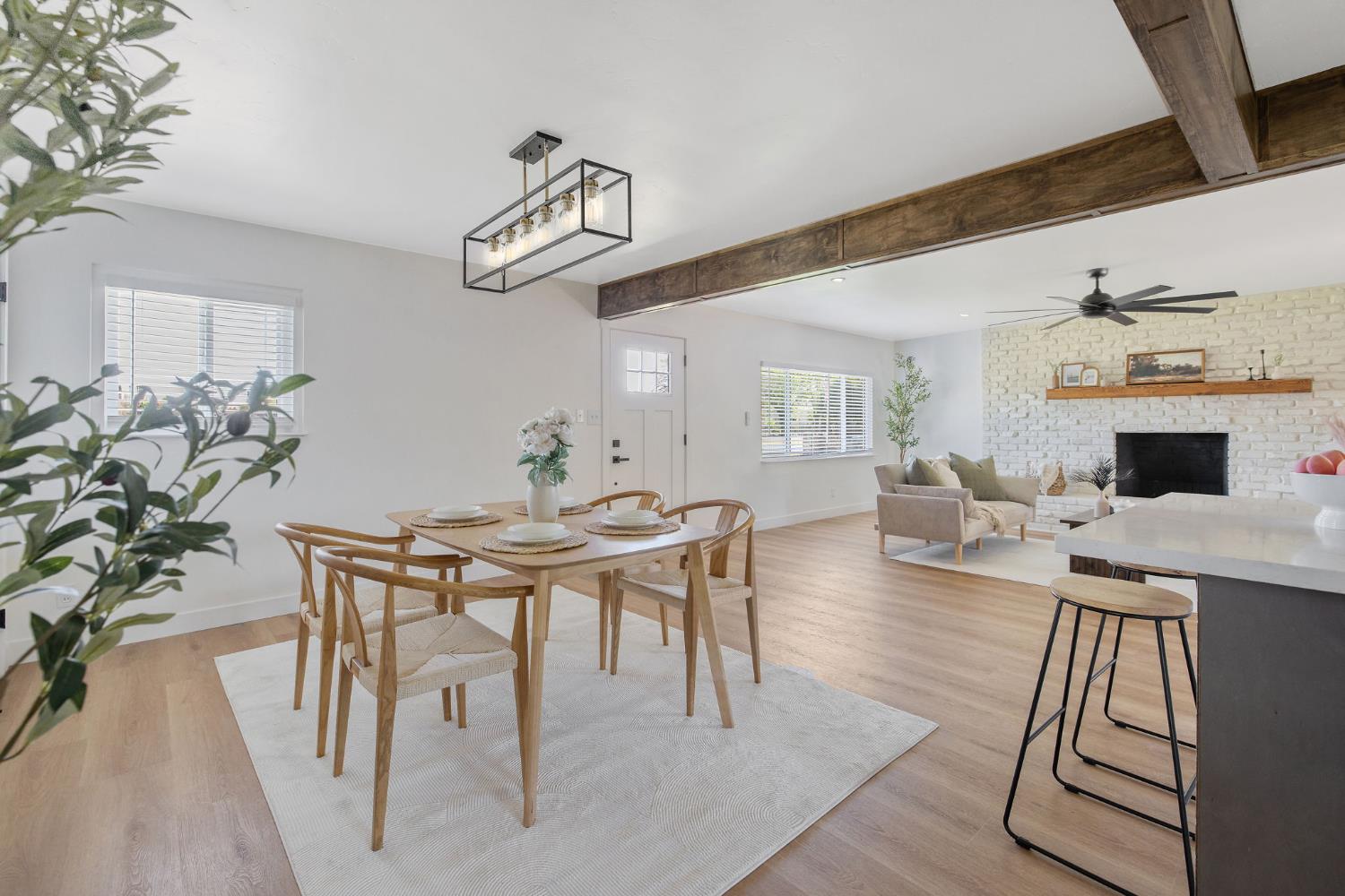 5075 N College Ave, Fresno, CA 93704