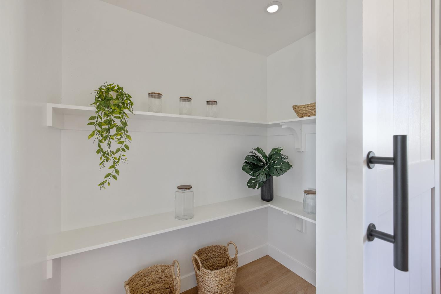 5075 N College Ave, Fresno, CA 93704