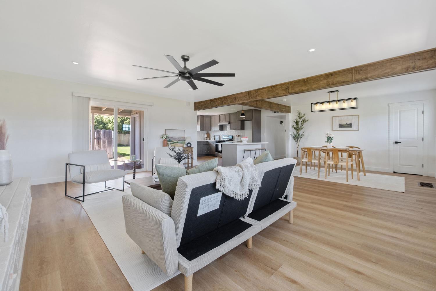 5075 N College Ave, Fresno, CA 93704