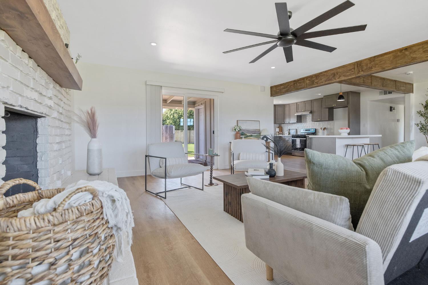 5075 N College Ave, Fresno, CA 93704