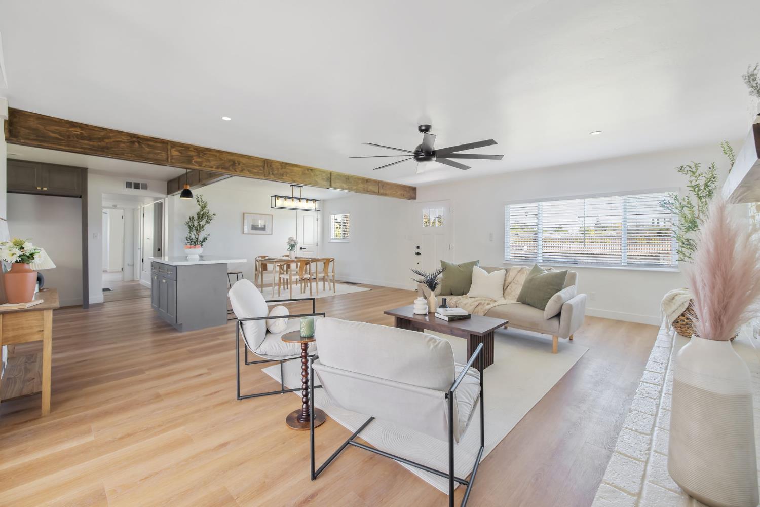 5075 N College Ave, Fresno, CA 93704