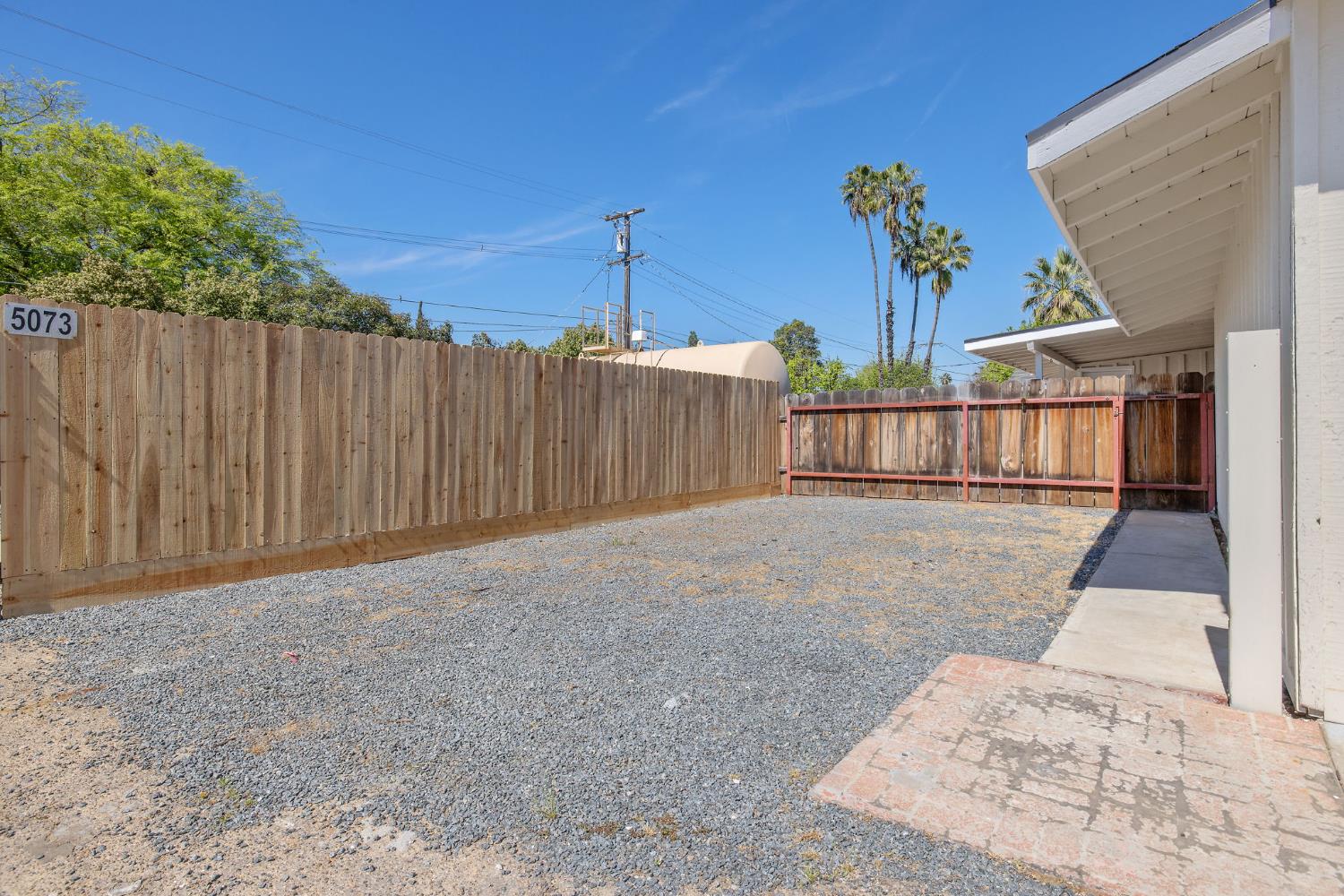 5075 N College Ave, Fresno, CA 93704