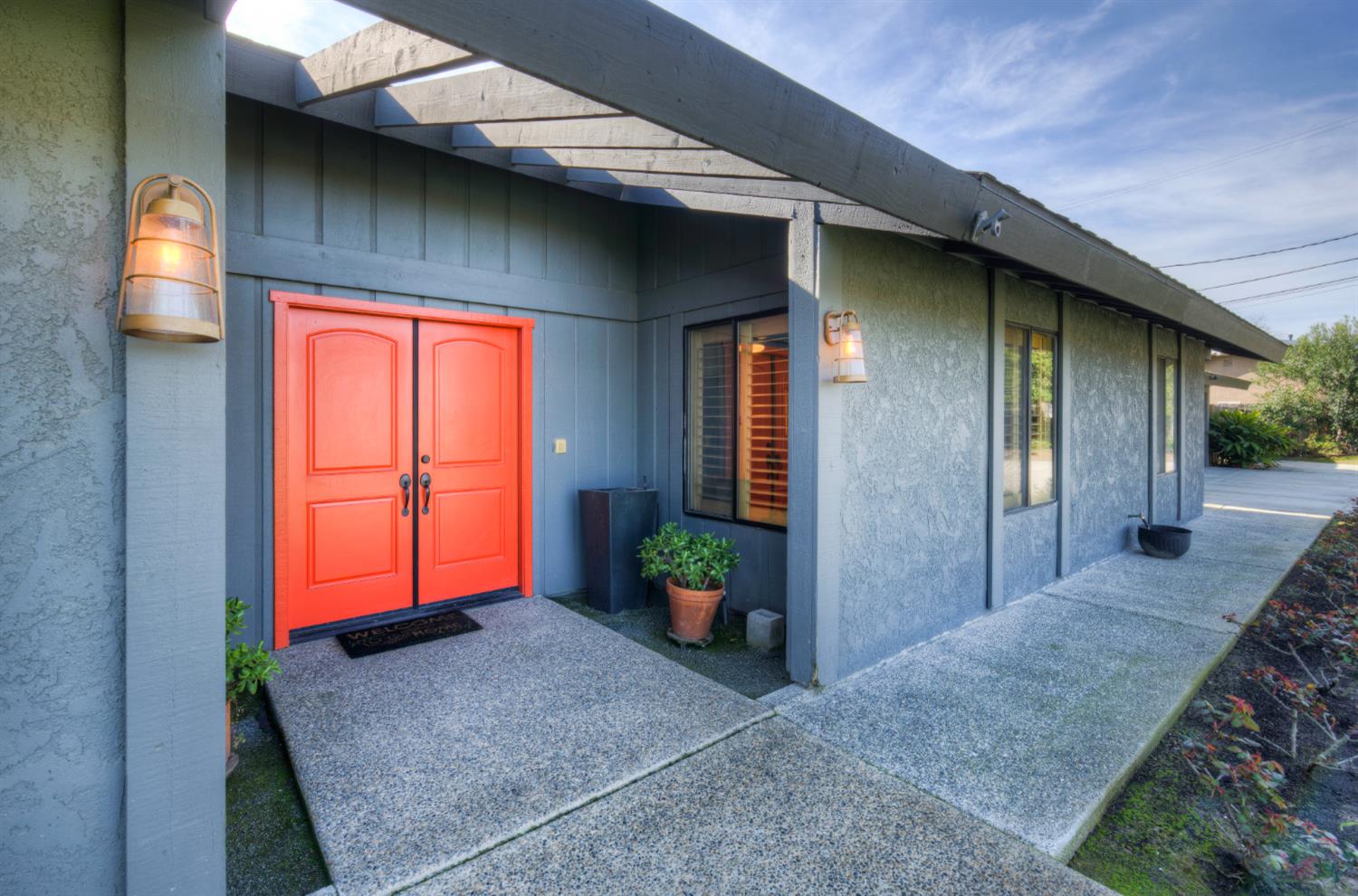 1359 W Moraga Rd, Fresno, CA 93711