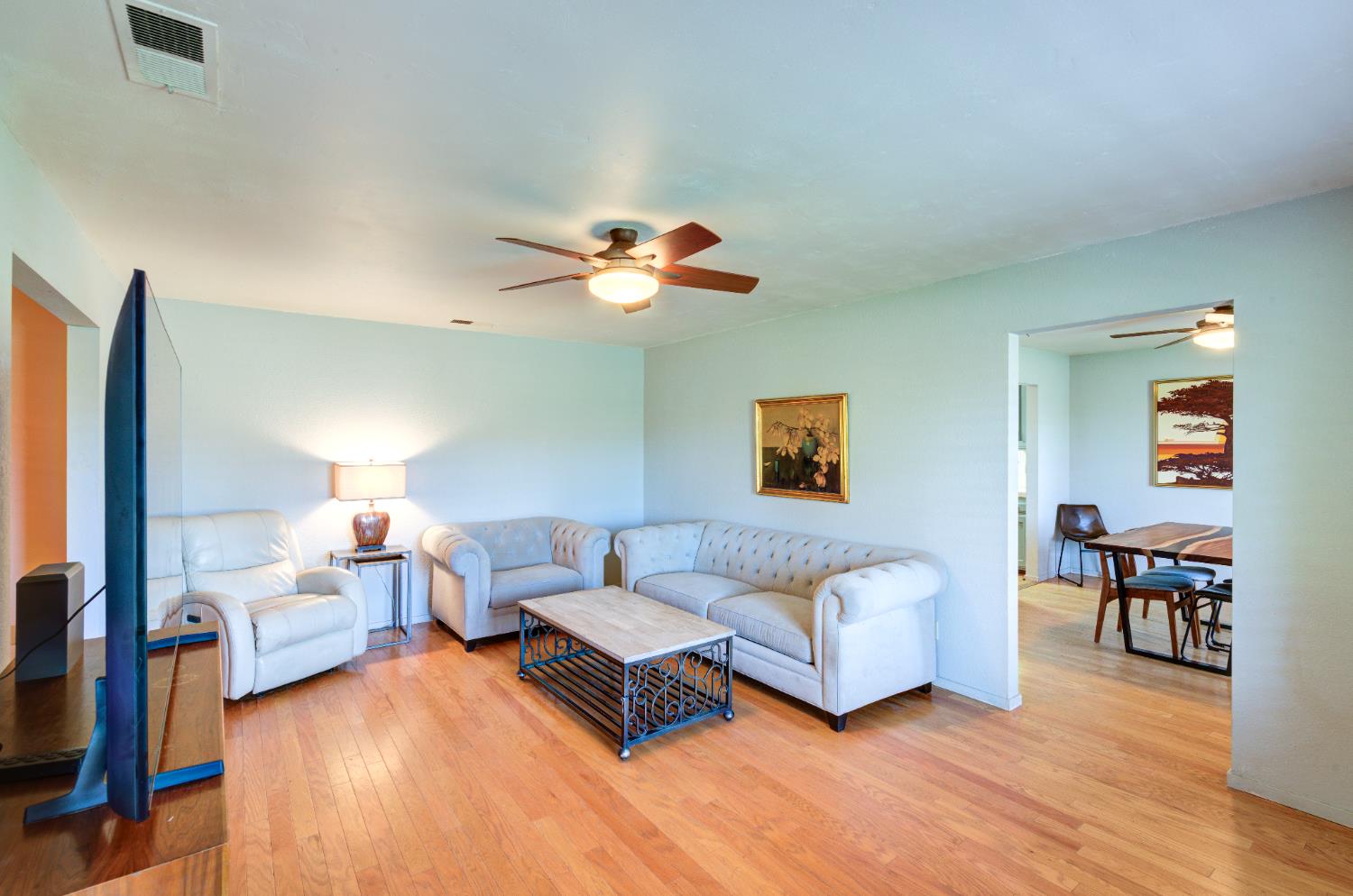 1359 W Moraga Rd, Fresno, CA 93711