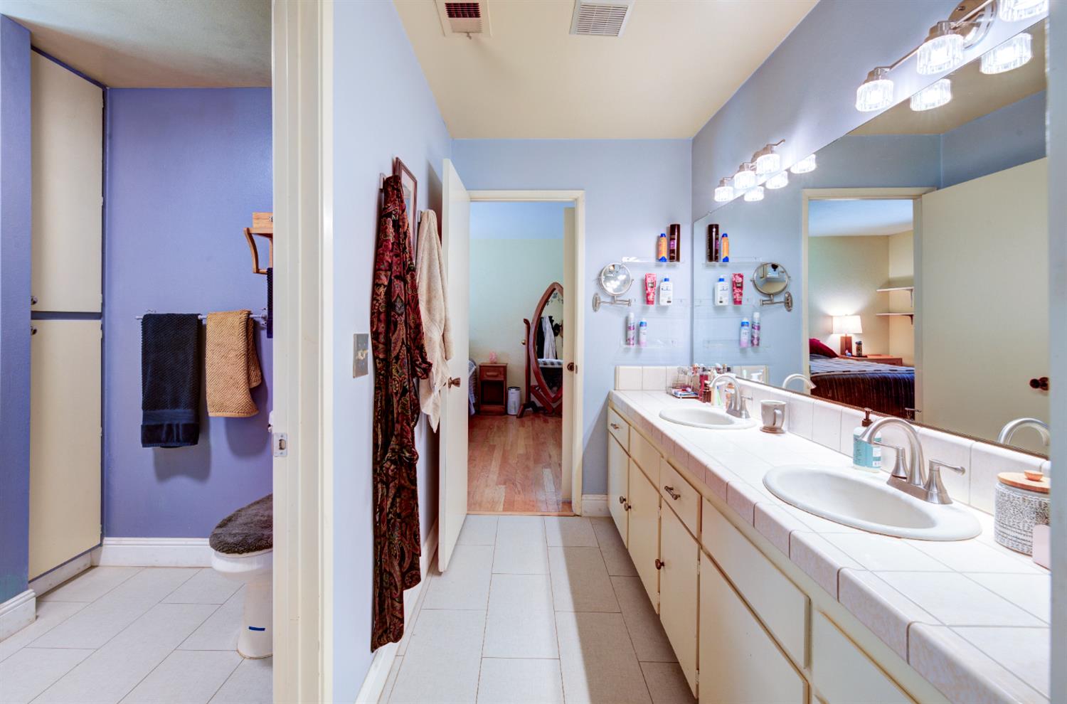 1359 W Moraga Rd, Fresno, CA 93711