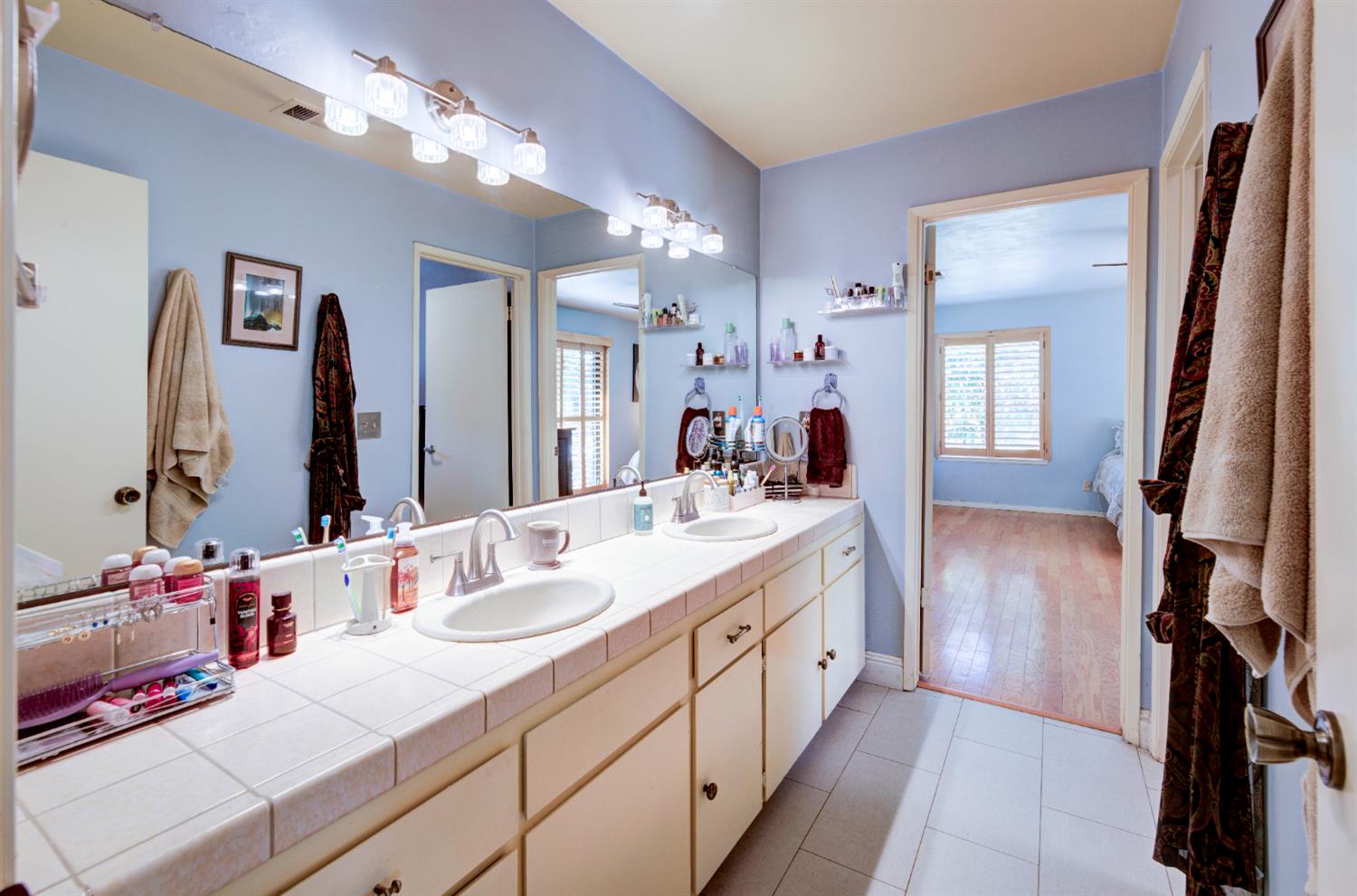 1359 W Moraga Rd, Fresno, CA 93711