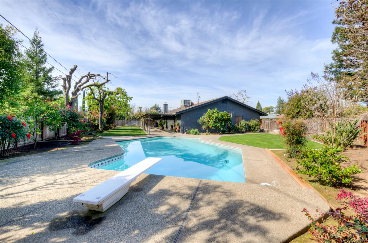 1359 W Moraga Rd, Fresno, CA 93711