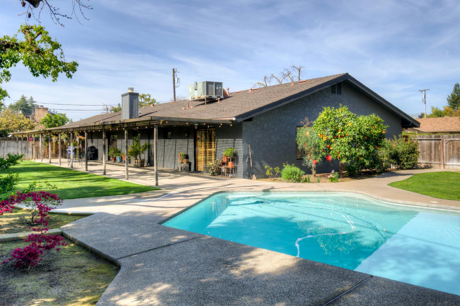 1359 W Moraga Rd, Fresno, CA 93711