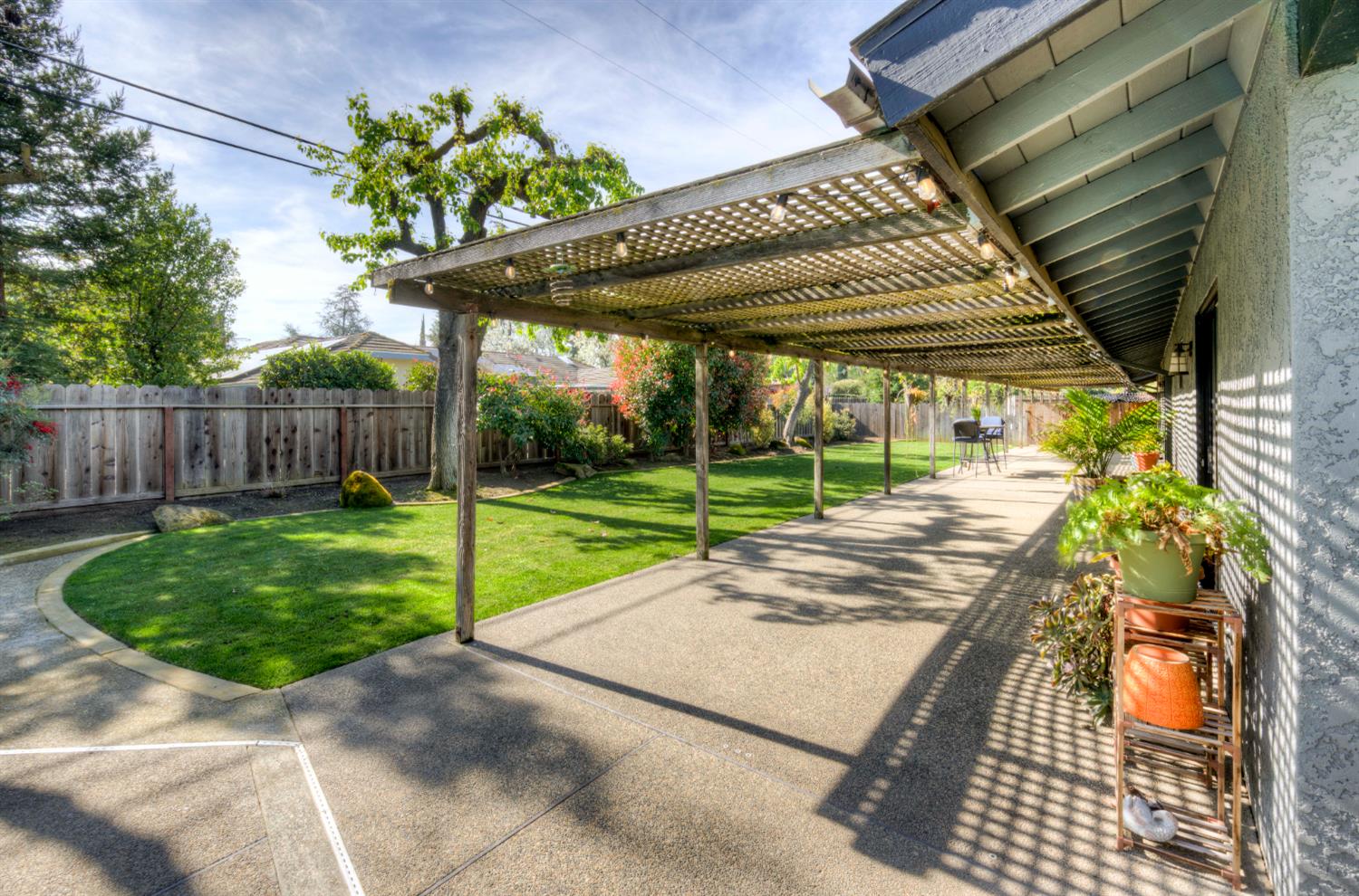 1359 W Moraga Rd, Fresno, CA 93711