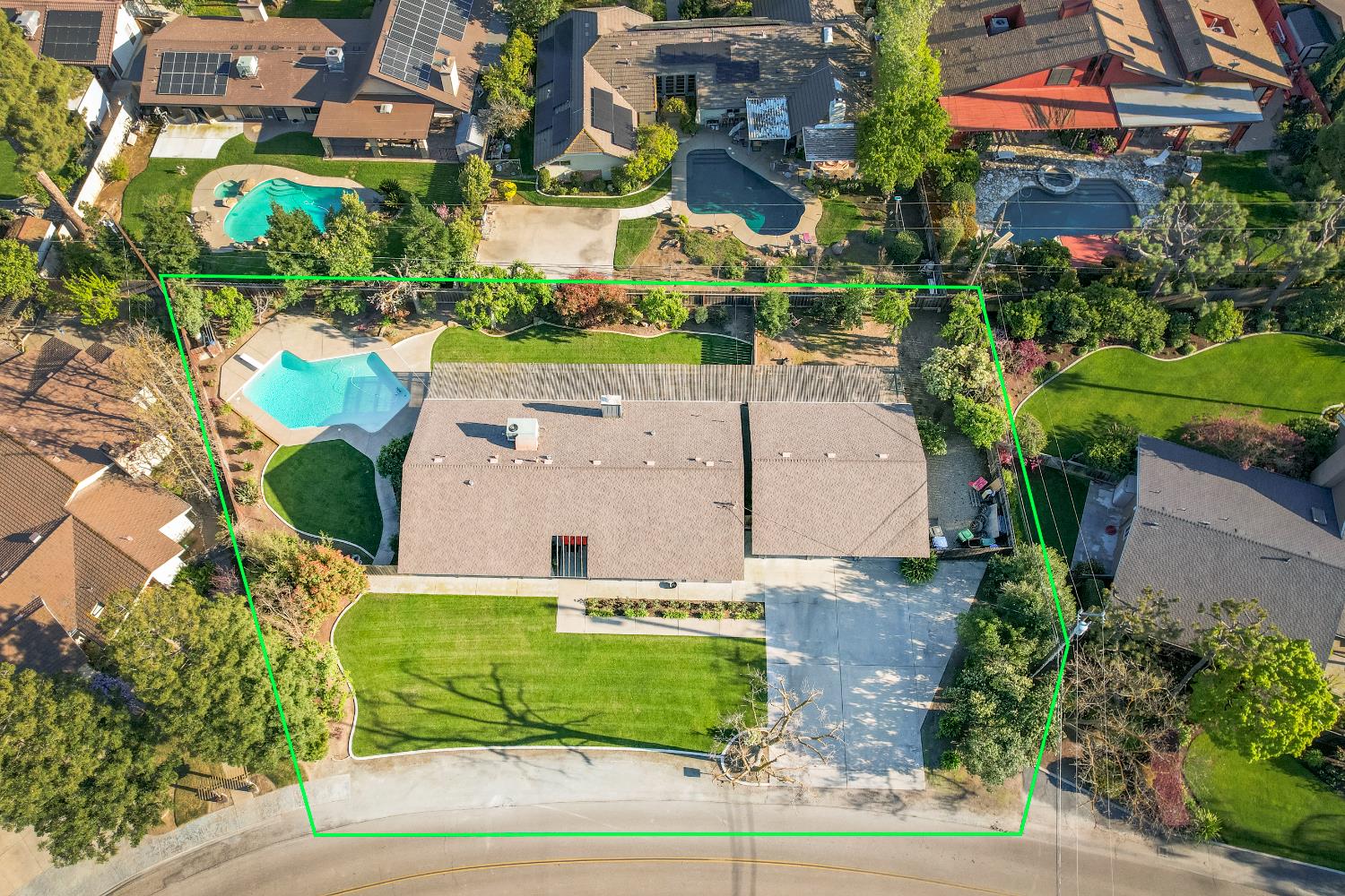 1359 W Moraga Rd, Fresno, CA 93711