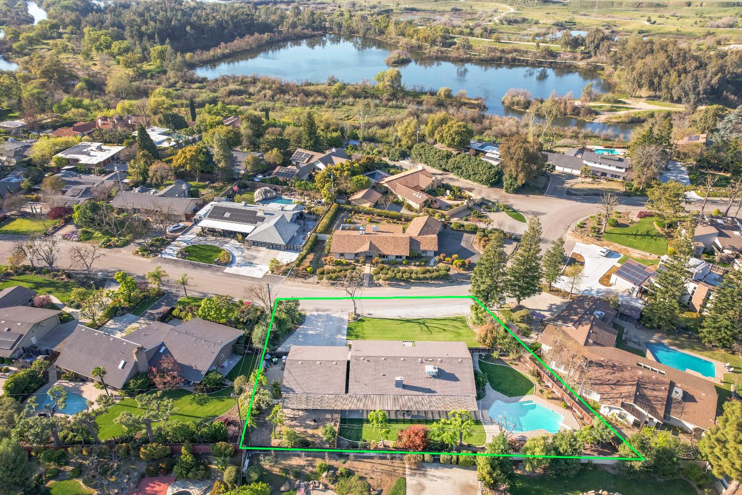 1359 W Moraga Rd, Fresno, CA 93711