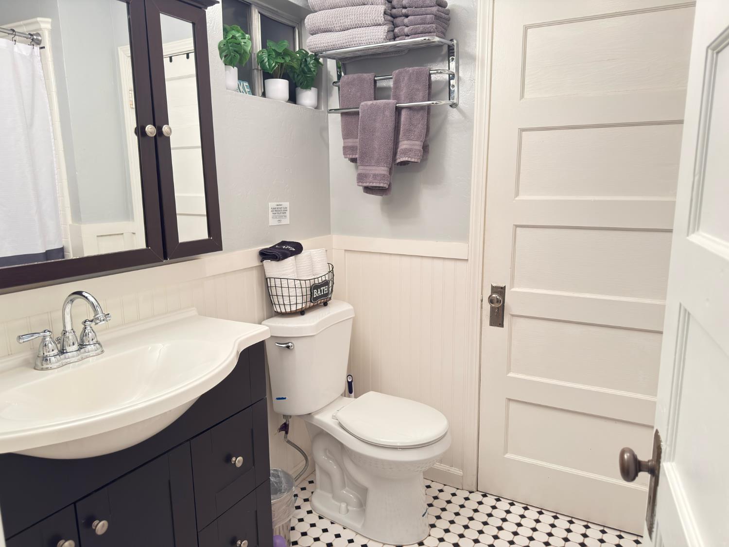 42009 Tollhouse Rd, Shaver Lake, CA 93664