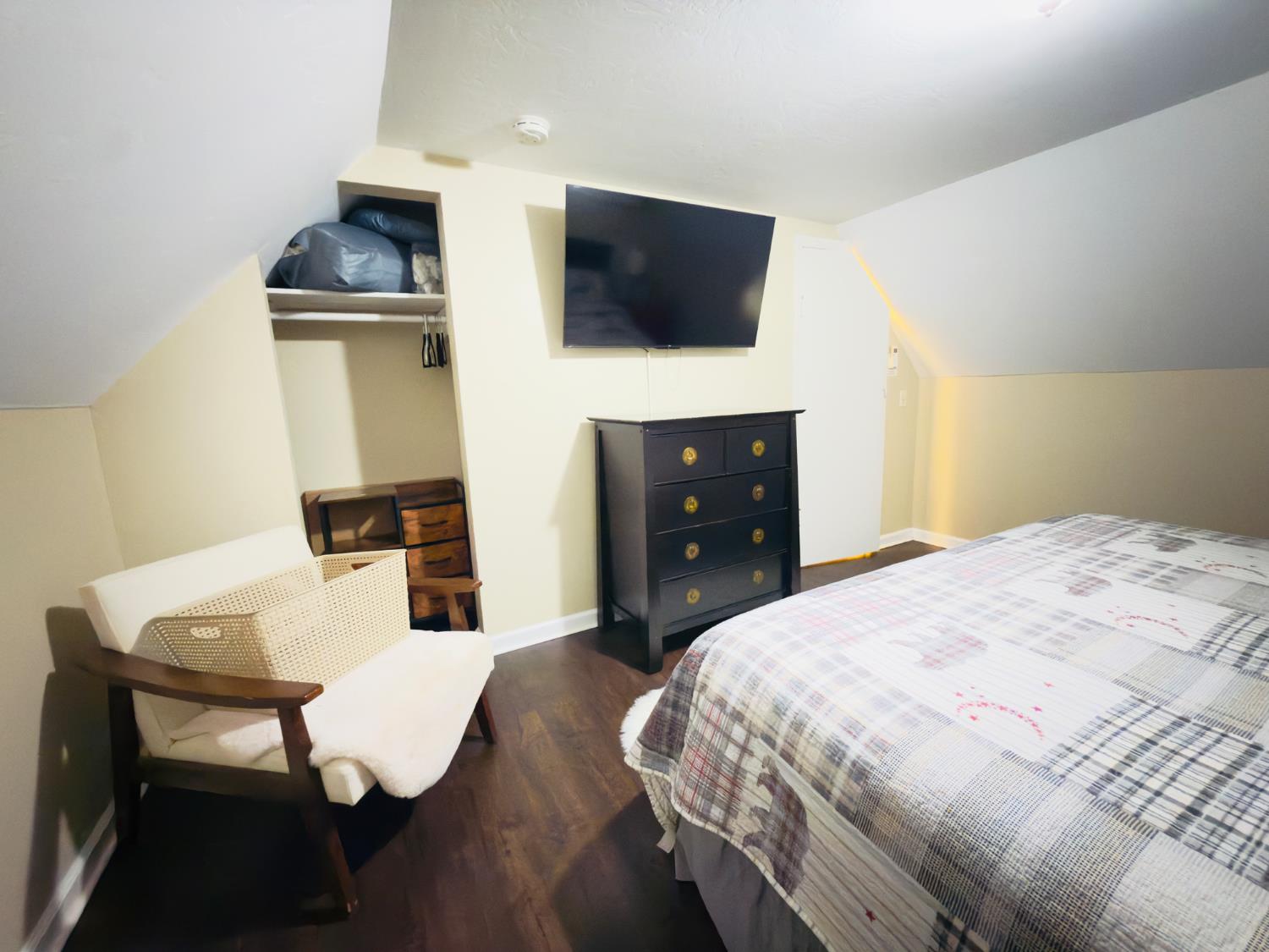 42009 Tollhouse Rd, Shaver Lake, CA 93664