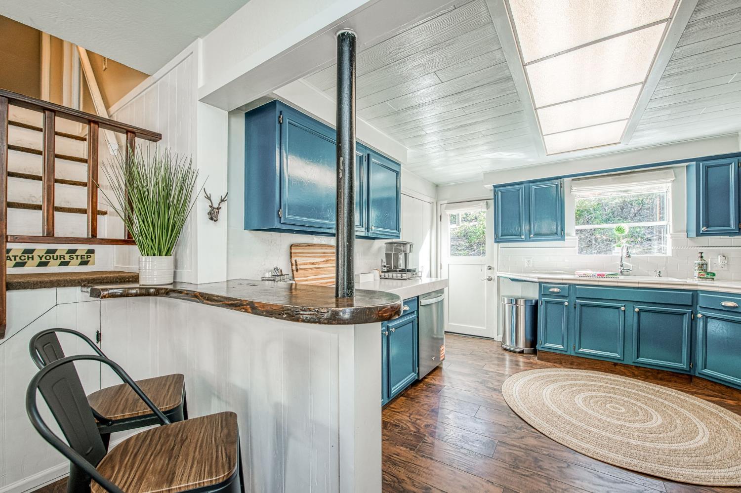 42009 Tollhouse Rd, Shaver Lake, CA 93664