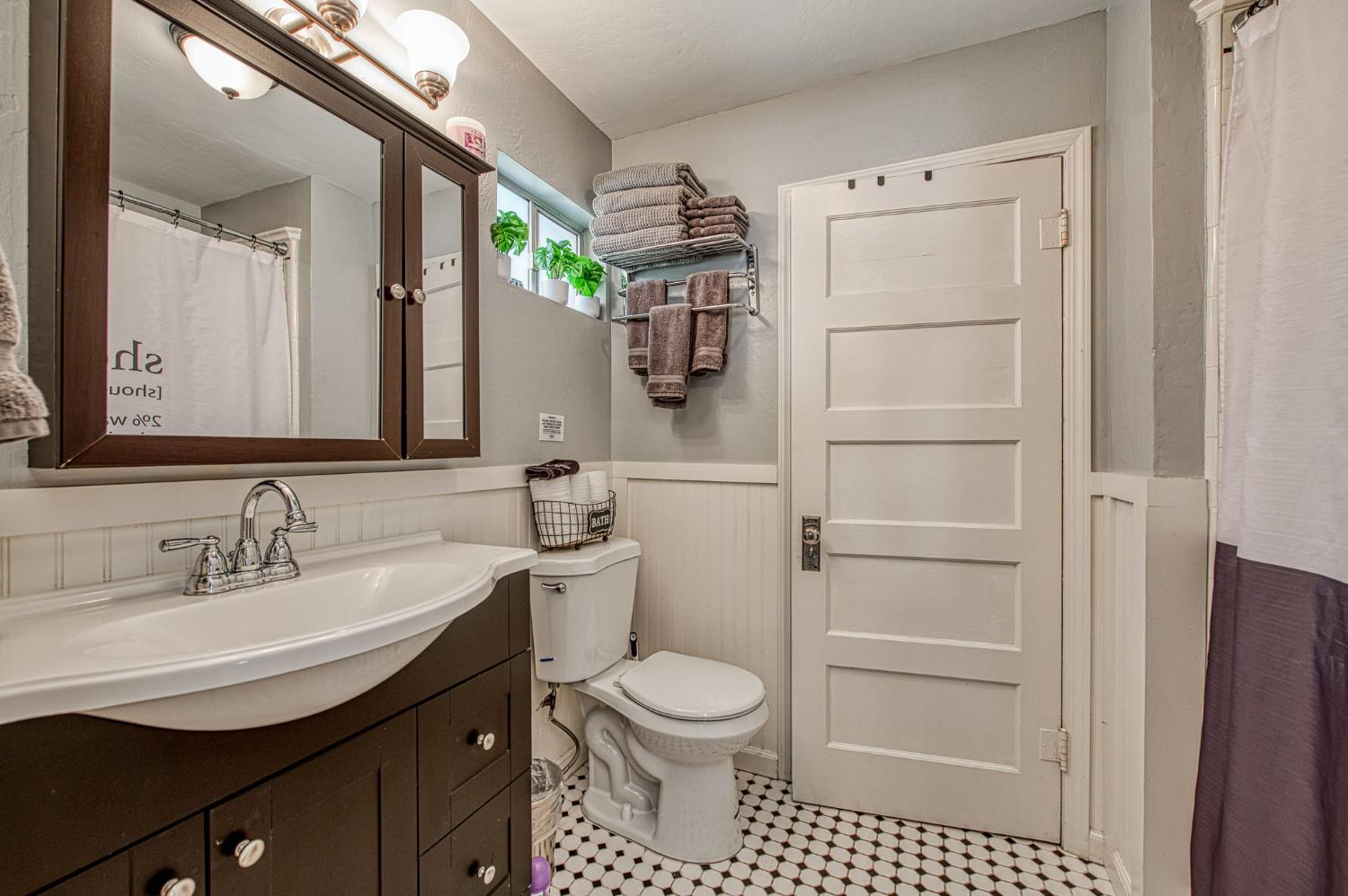 42009 Tollhouse Rd, Shaver Lake, CA 93664