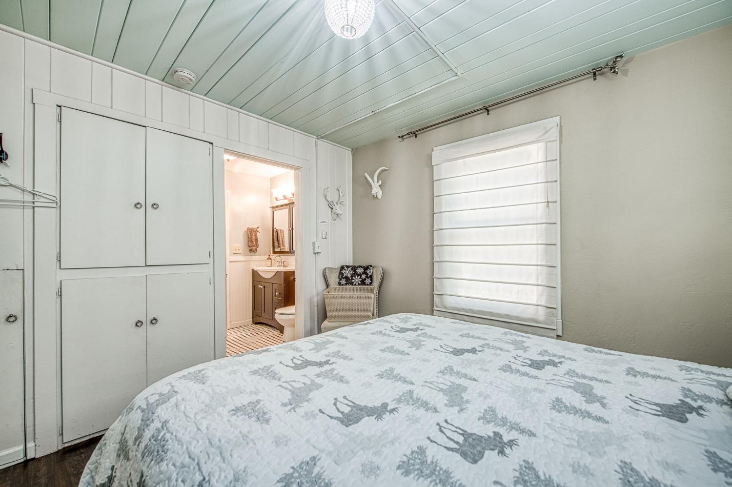 42009 Tollhouse Rd, Shaver Lake, CA 93664