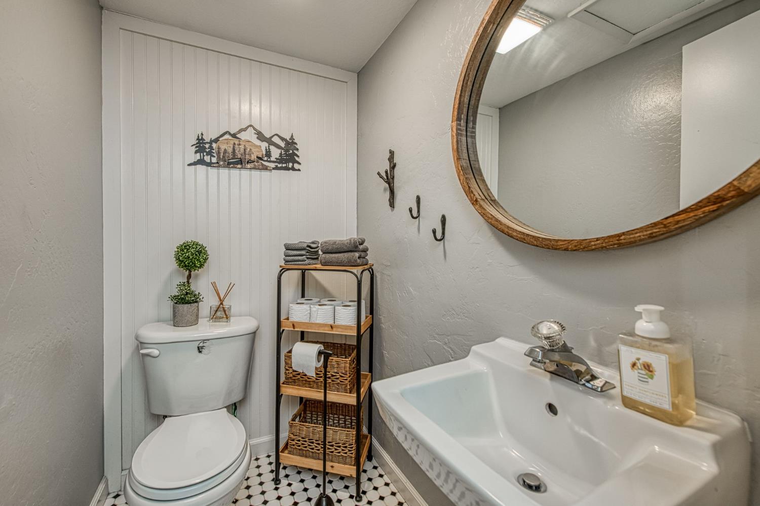 42009 Tollhouse Rd, Shaver Lake, CA 93664