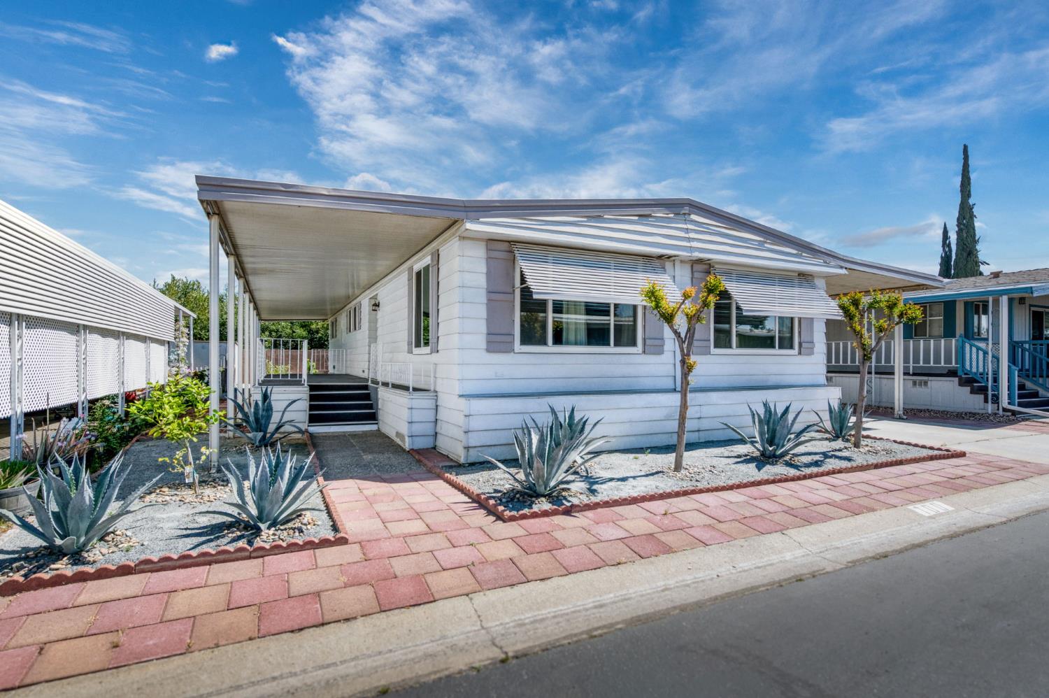 1001 Sylmar Ave #100, Clovis, CA 93612