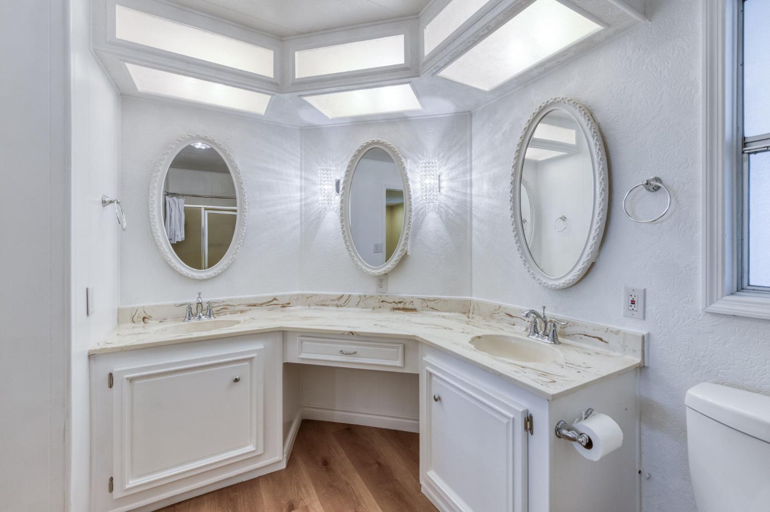 1001 Sylmar Ave #100, Clovis, CA 93612