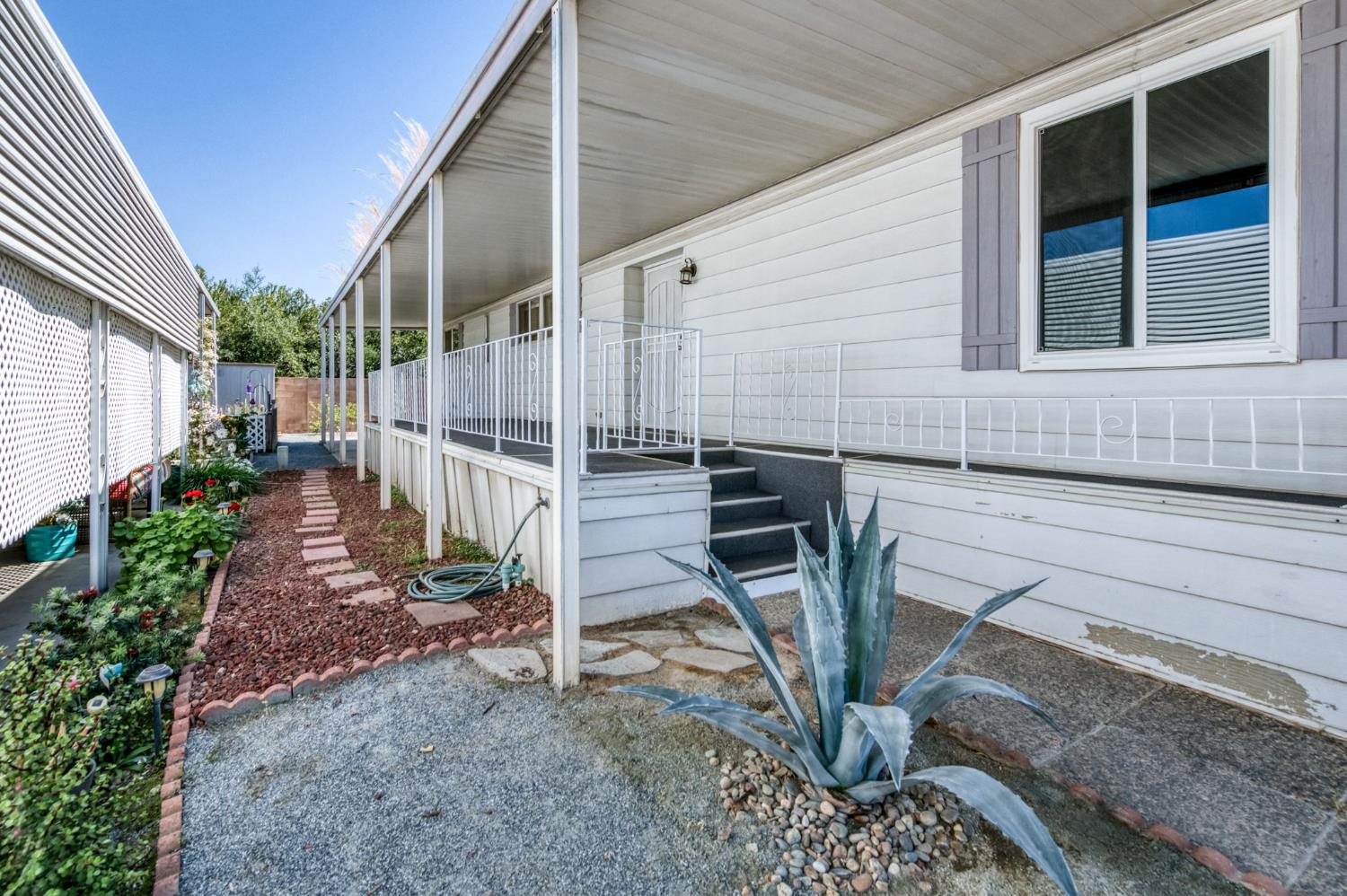 1001 Sylmar Ave #100, Clovis, CA 93612