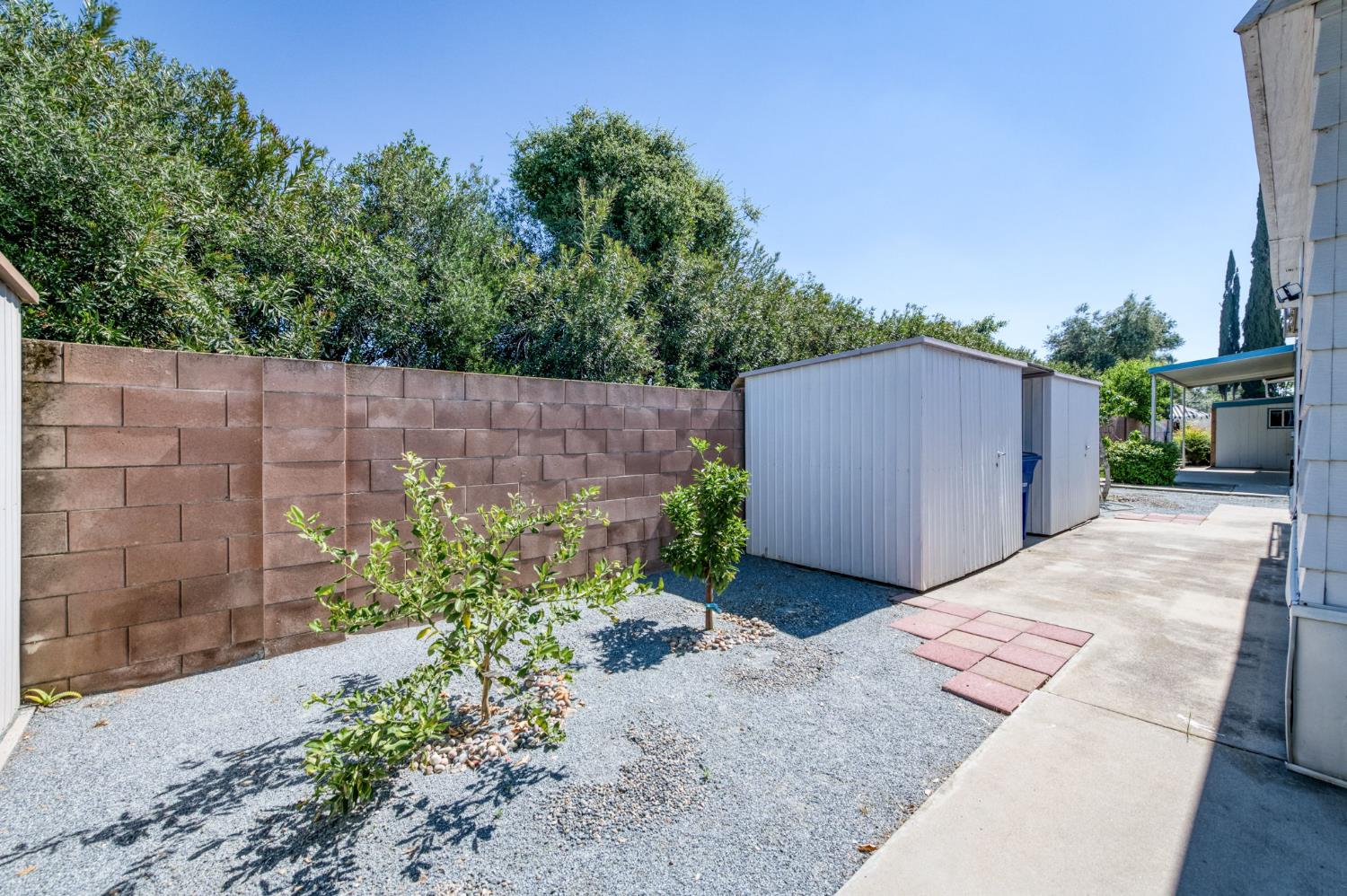 1001 Sylmar Ave #100, Clovis, CA 93612