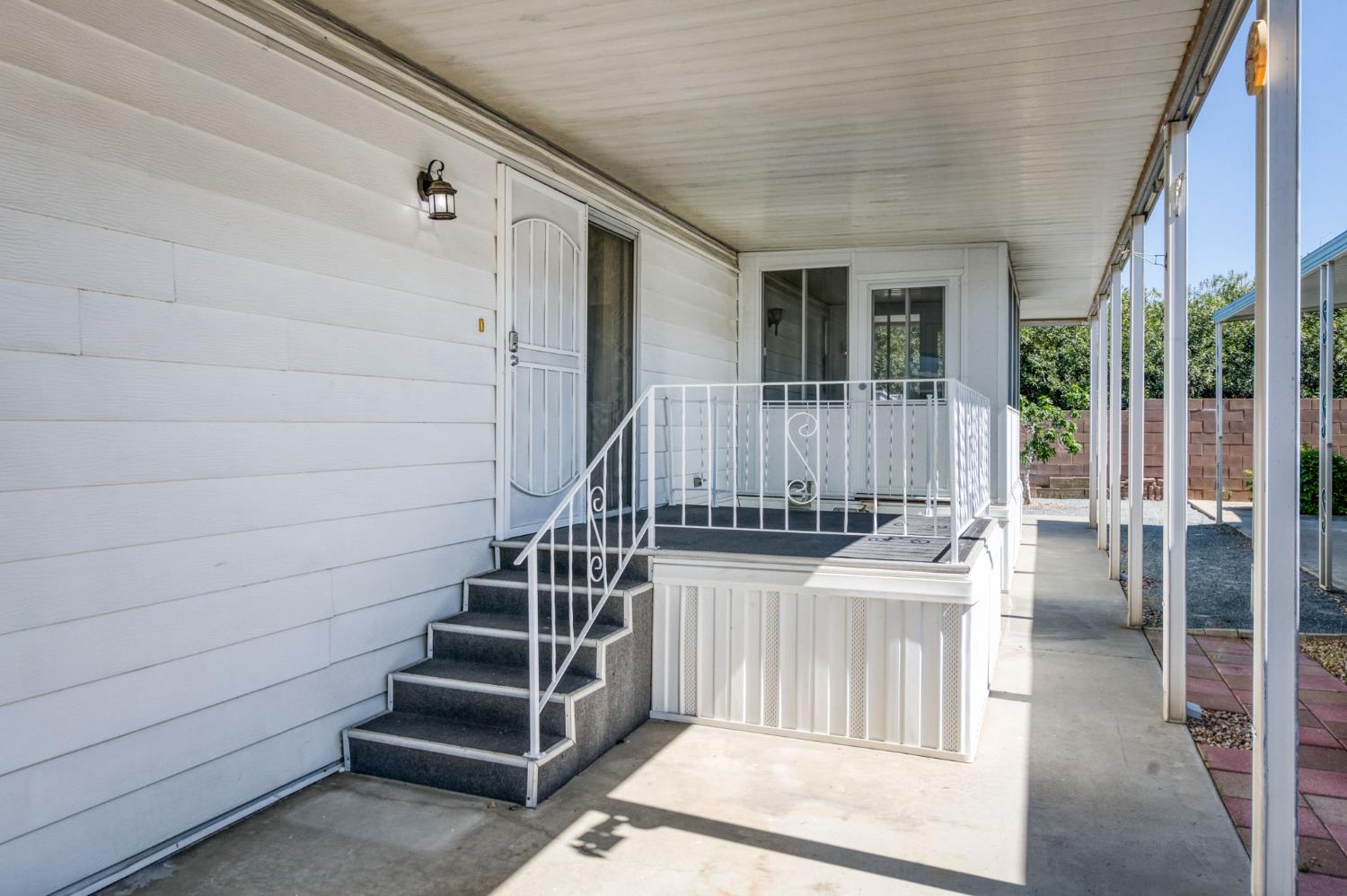 1001 Sylmar Ave #100, Clovis, CA 93612