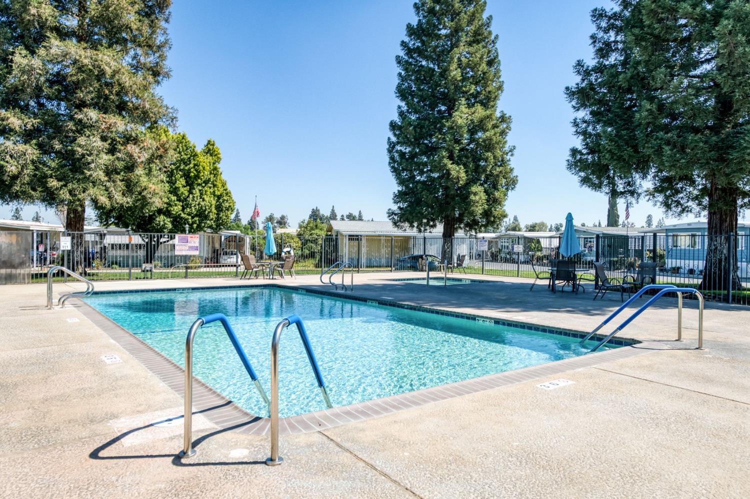 1001 Sylmar Ave #100, Clovis, CA 93612