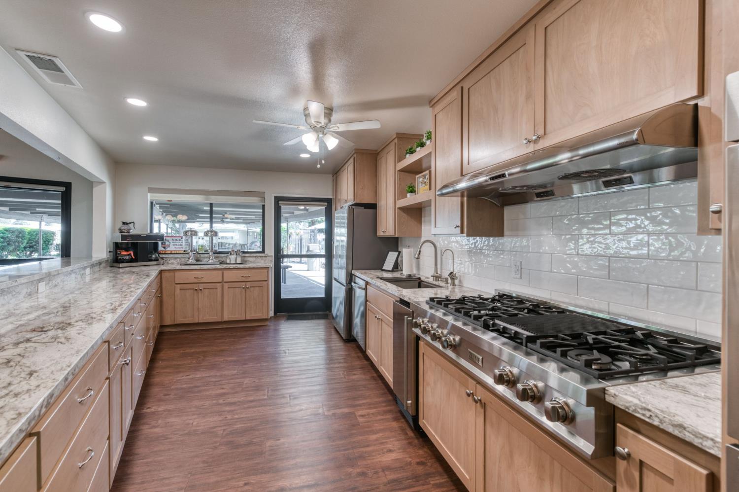 1001 Sylmar Ave #100, Clovis, CA 93612