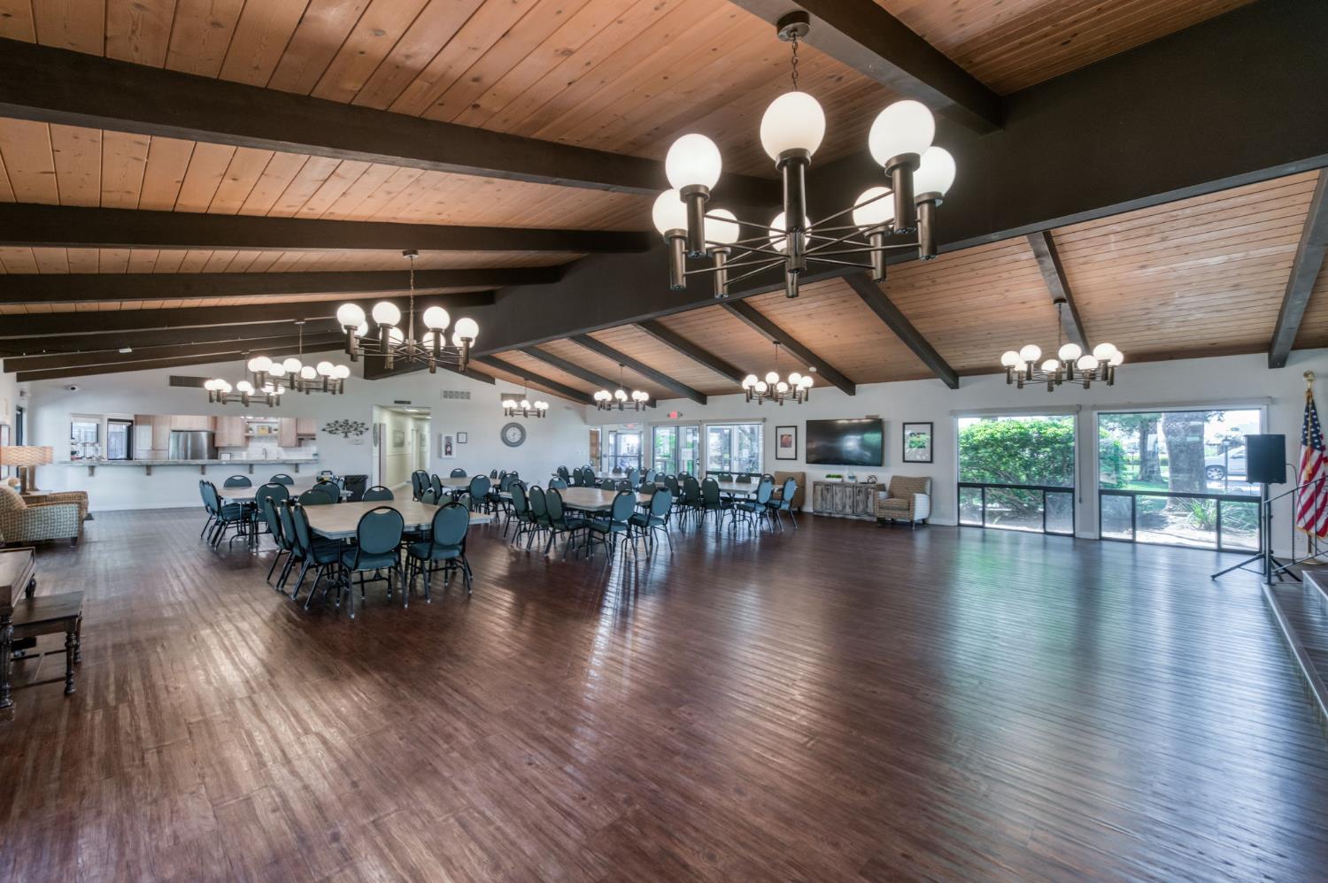 1001 Sylmar Ave #100, Clovis, CA 93612