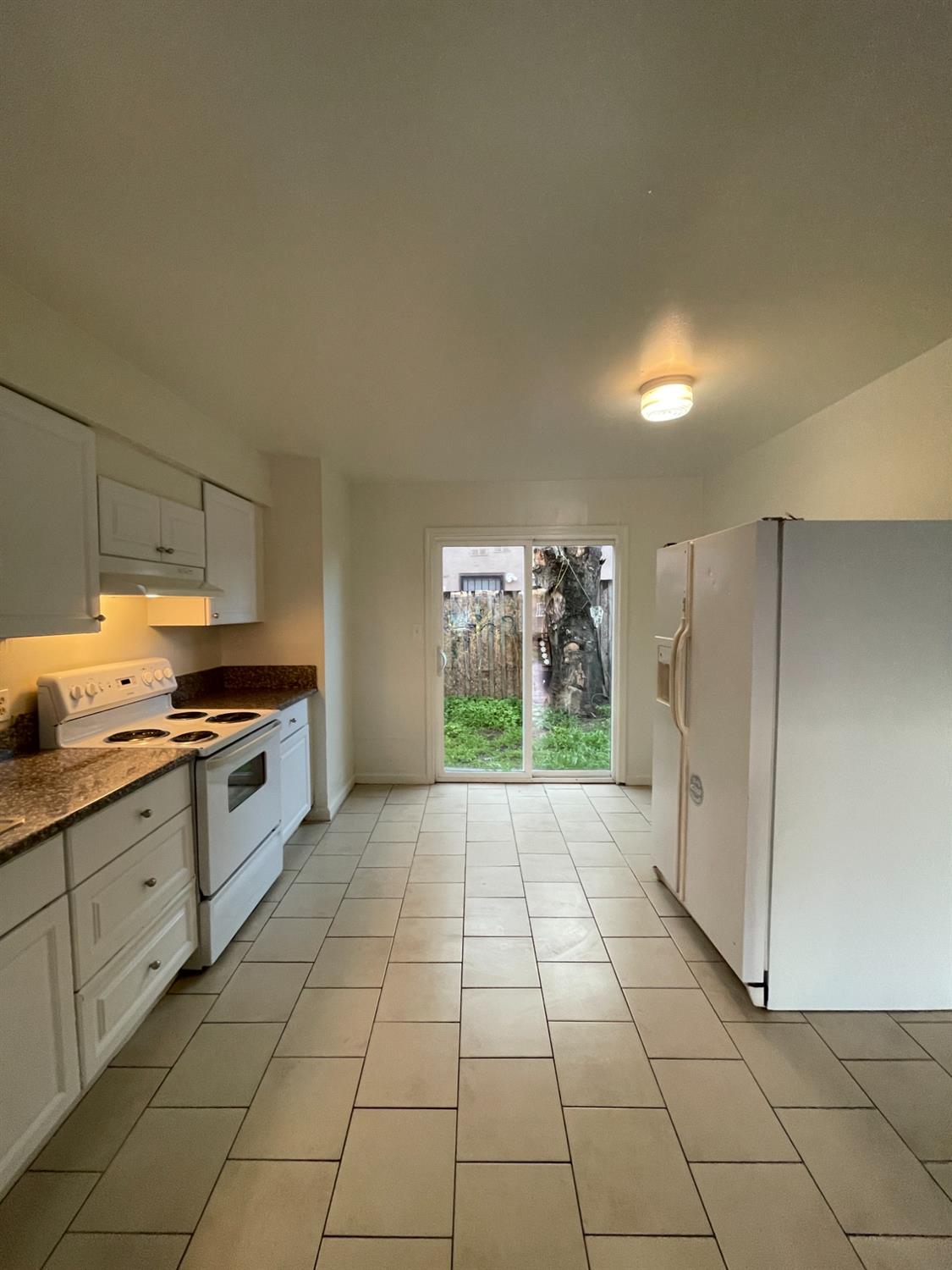 4421 E Hedges Ave, Fresno, CA 93703