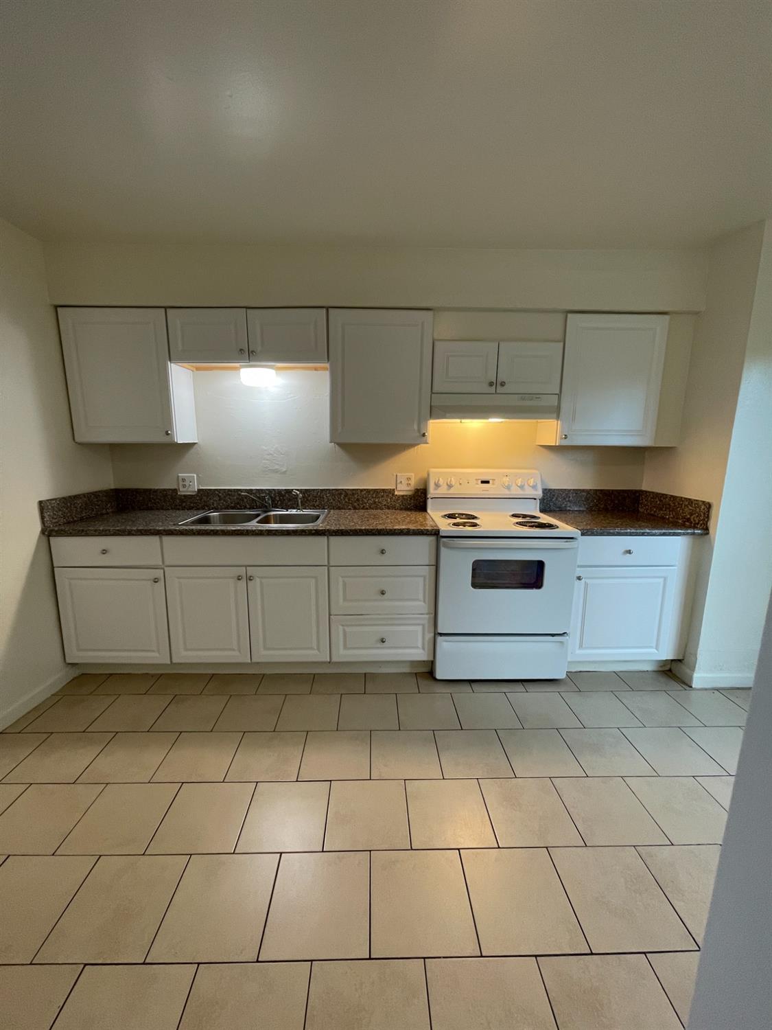 4421 E Hedges Ave, Fresno, CA 93703