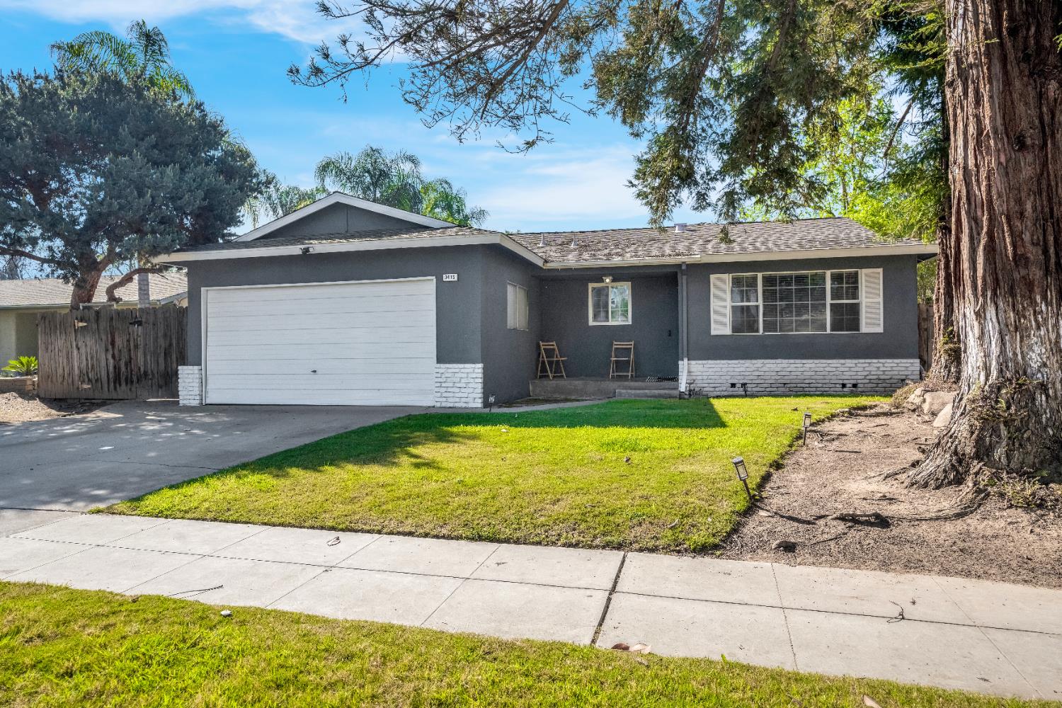 3415 W Oswego Ave, Fresno, CA 93711