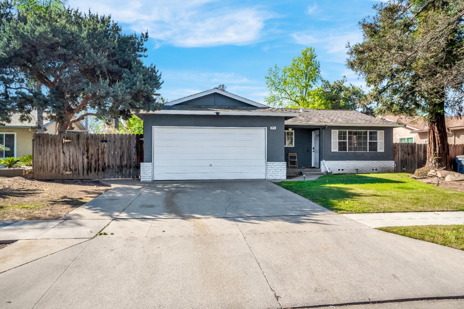 3415 W Oswego Ave, Fresno, CA 93711