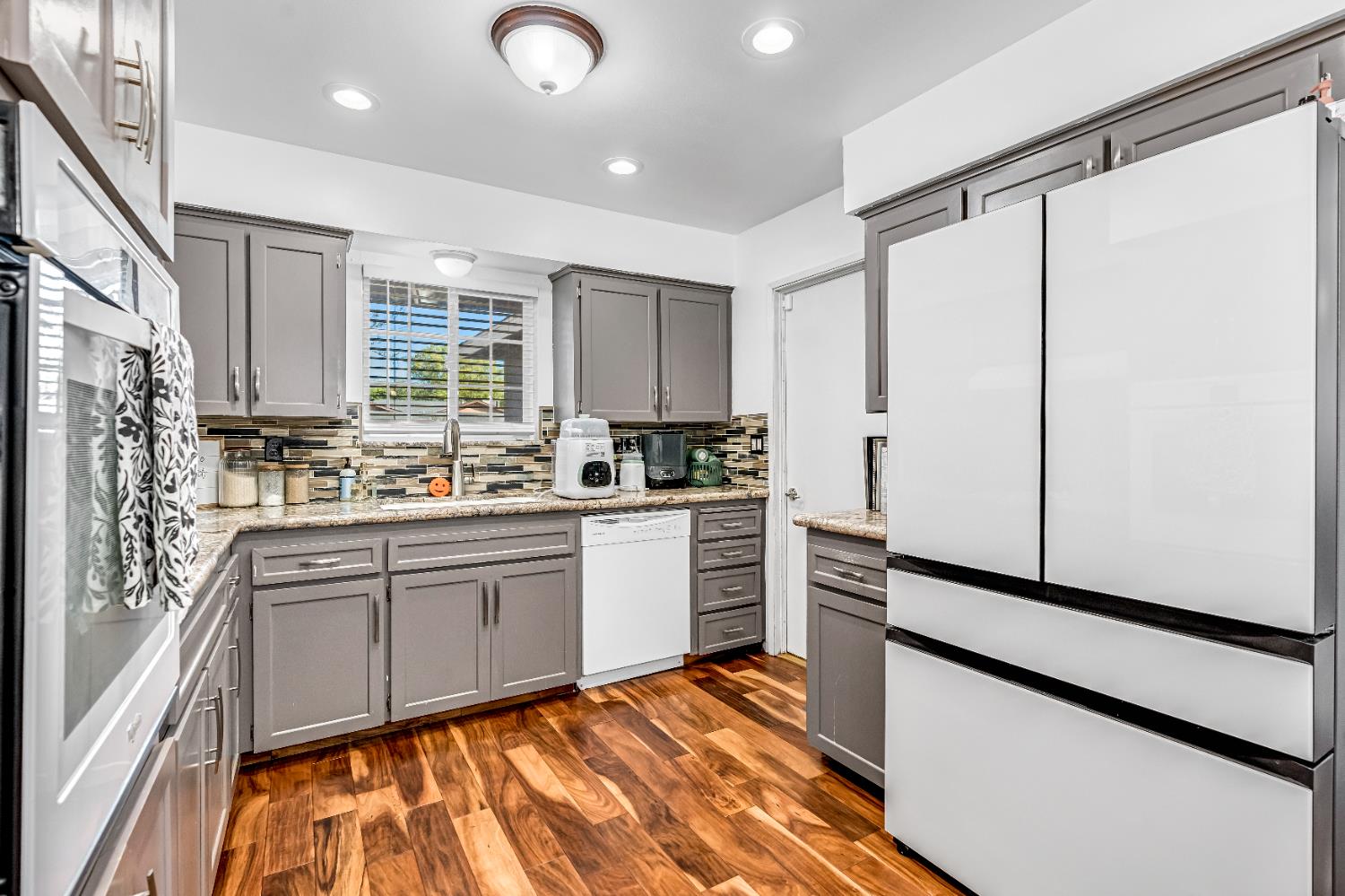 3415 W Oswego Ave, Fresno, CA 93711