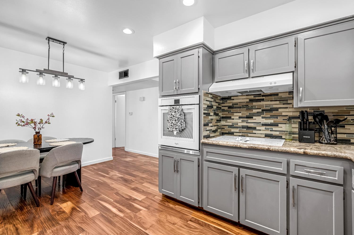 3415 W Oswego Ave, Fresno, CA 93711