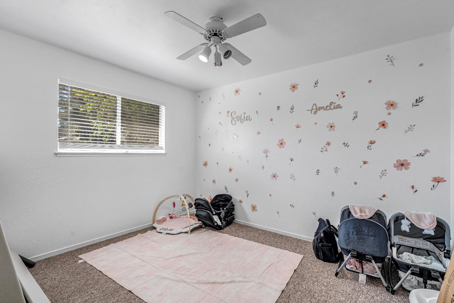 3415 W Oswego Ave, Fresno, CA 93711